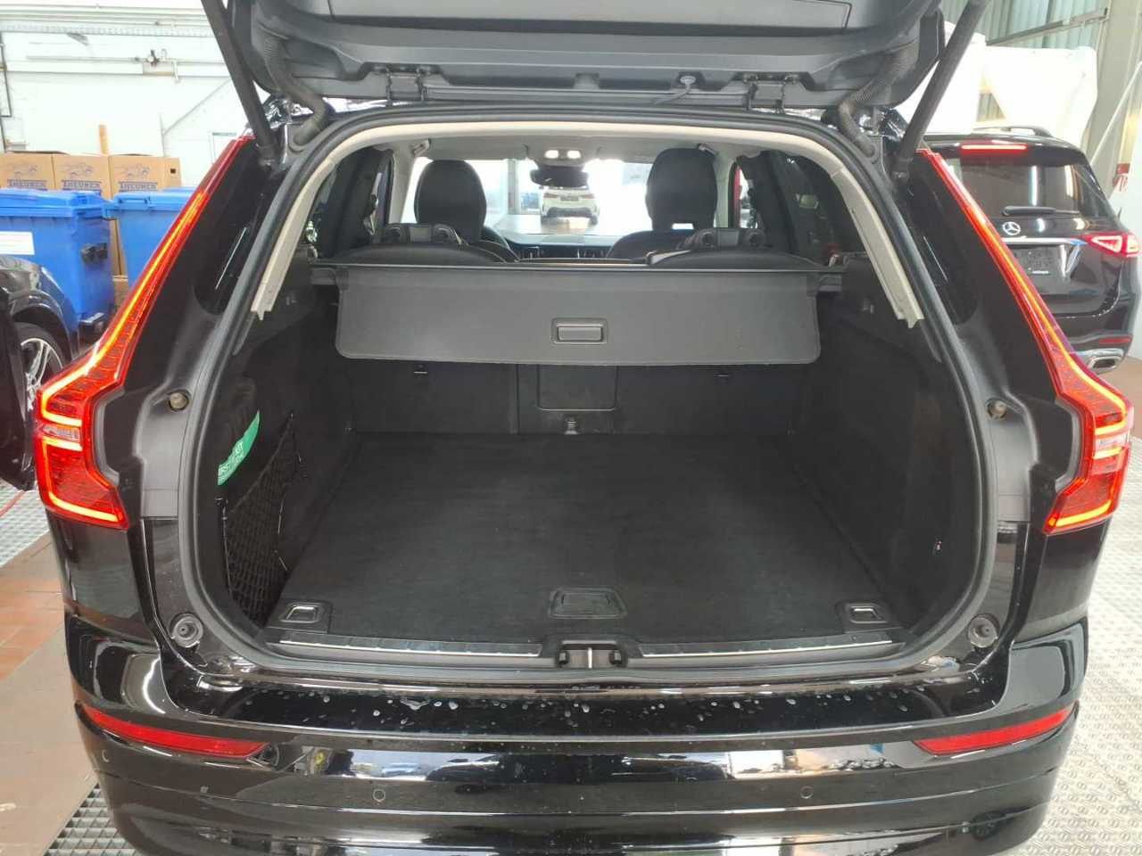 Volvo XC60 B4 D Momentum Pro XENIUM PAKET AHK LENKRADHZG 360° 12