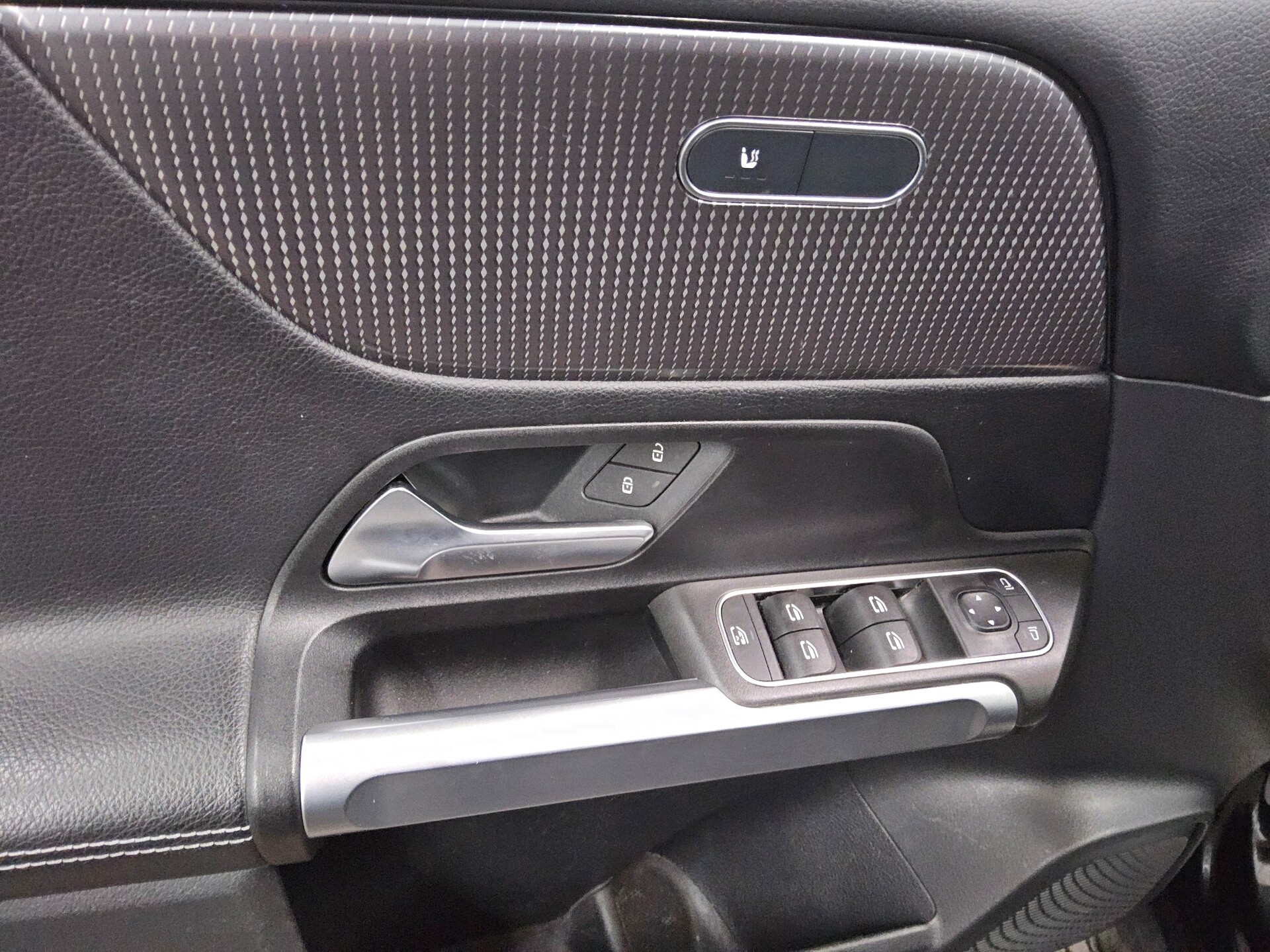 Mercedes-Benz GLB 220 d Progressive Navi T-Leder Panorama RFK 10