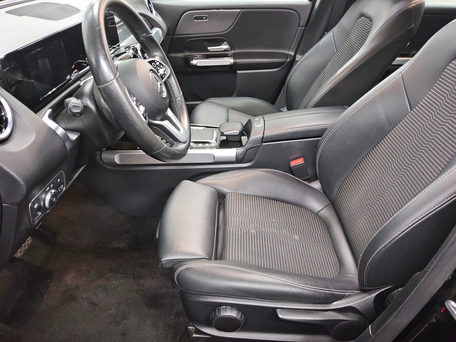 Mercedes-Benz GLB 220 d Progressive Navi T-Leder Panorama RFK 9