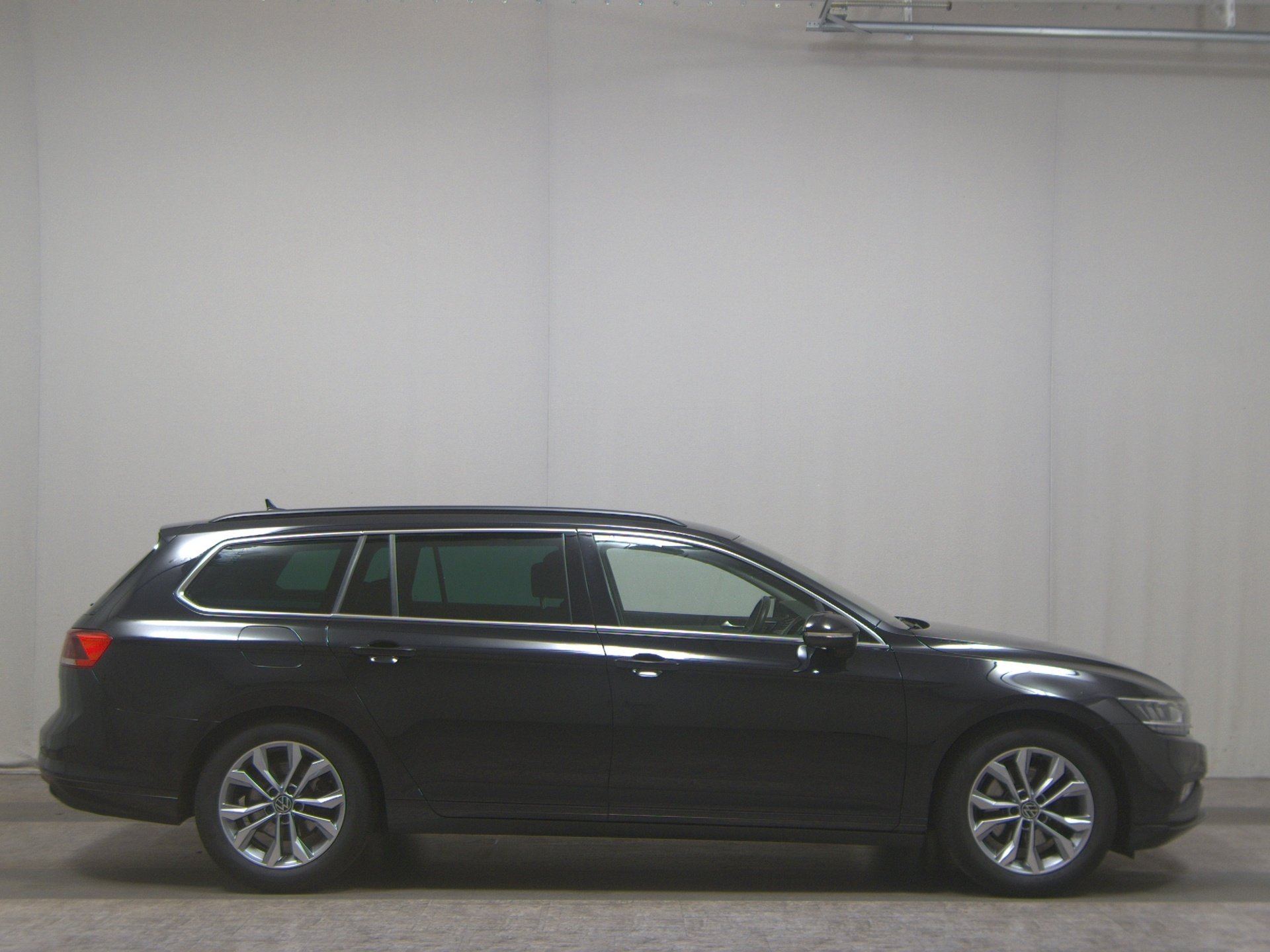 Volkswagen Passat Var. 2.0 TDI Business Navi LED ACC RFK