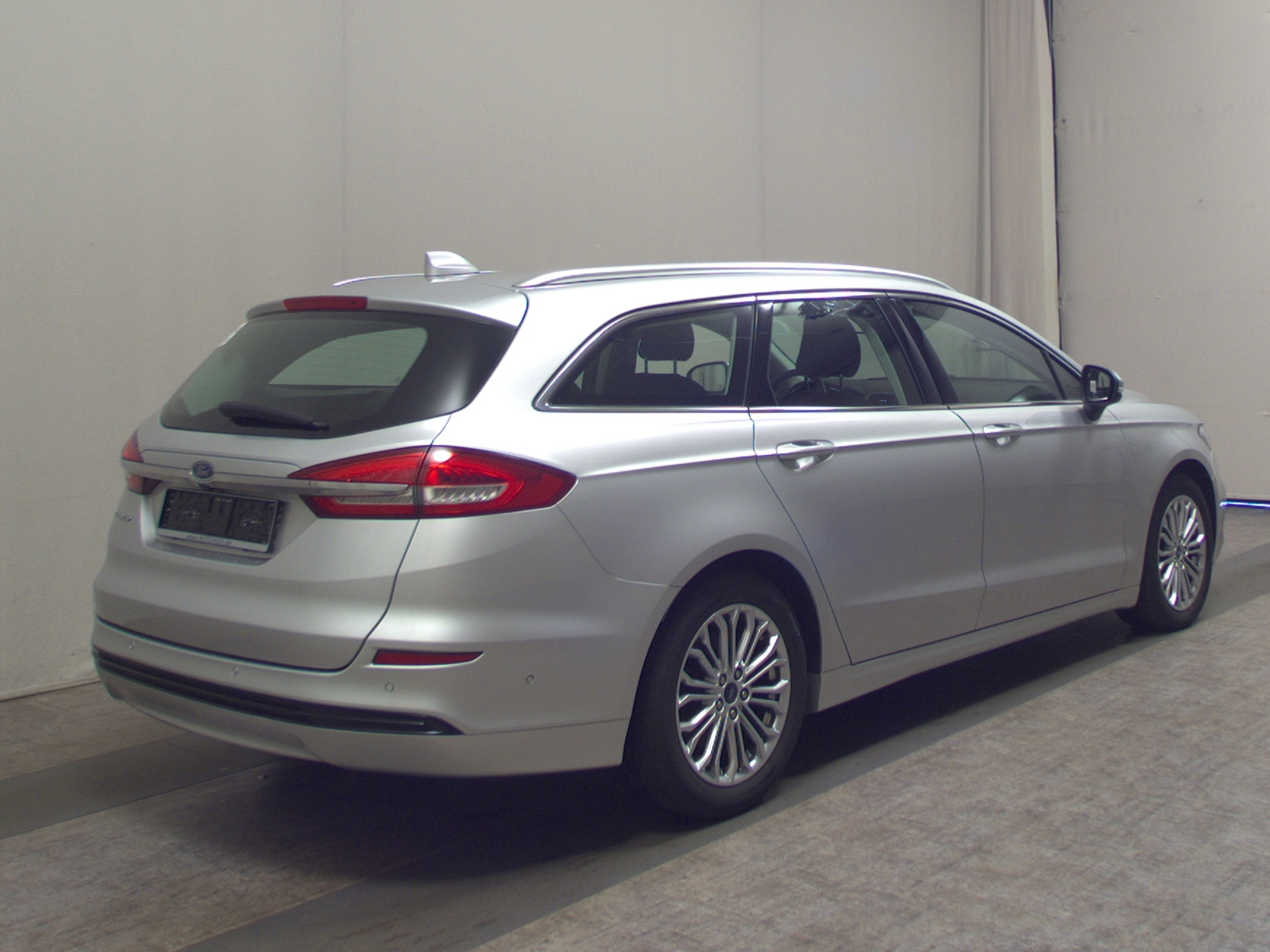 Ford Mondeo Turnier 2.0 EB Titanium Navi LED ACC Shz 4