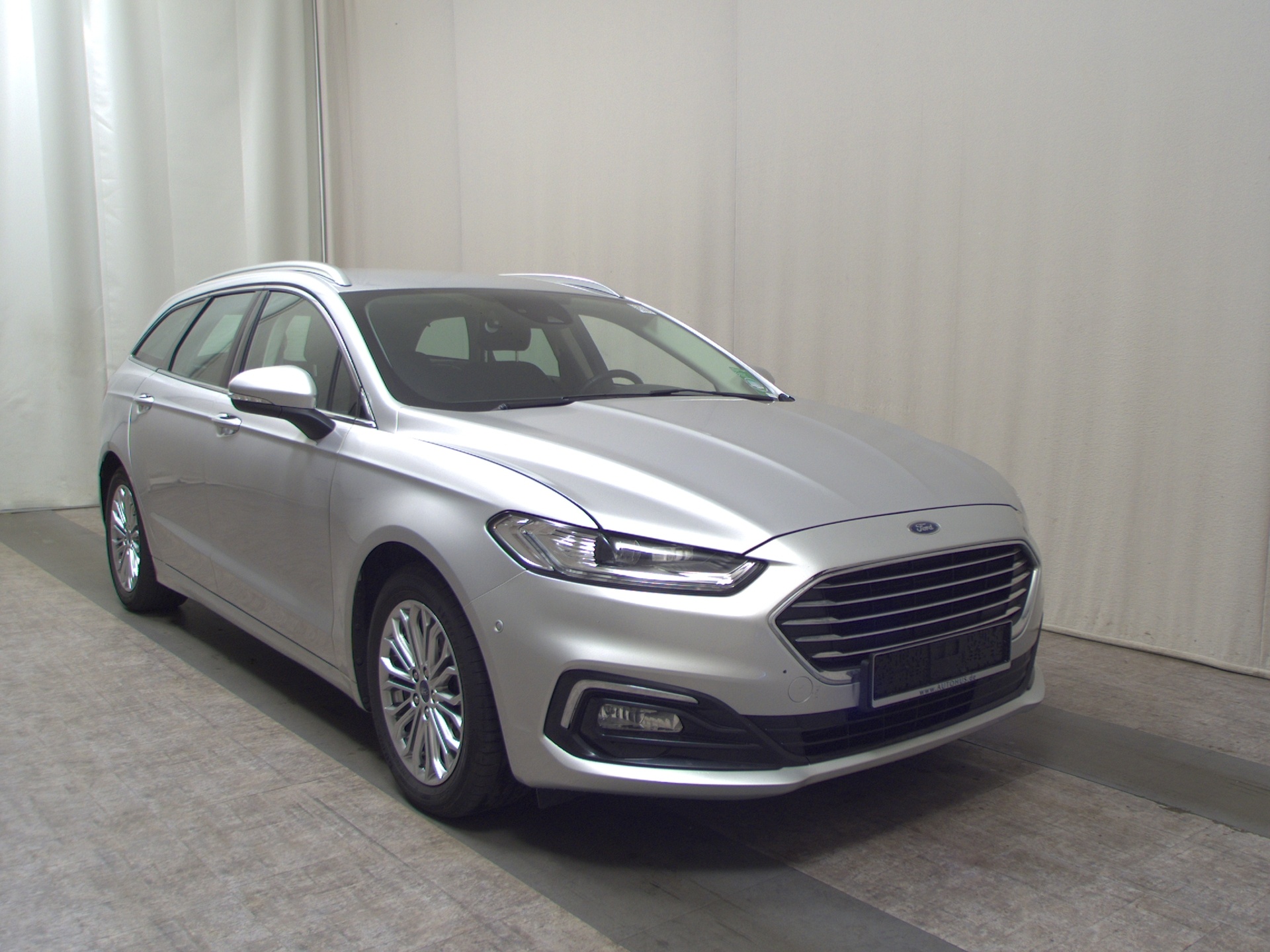 Ford Mondeo Turnier 2.0 EB Titanium Navi LED ACC Shz 3