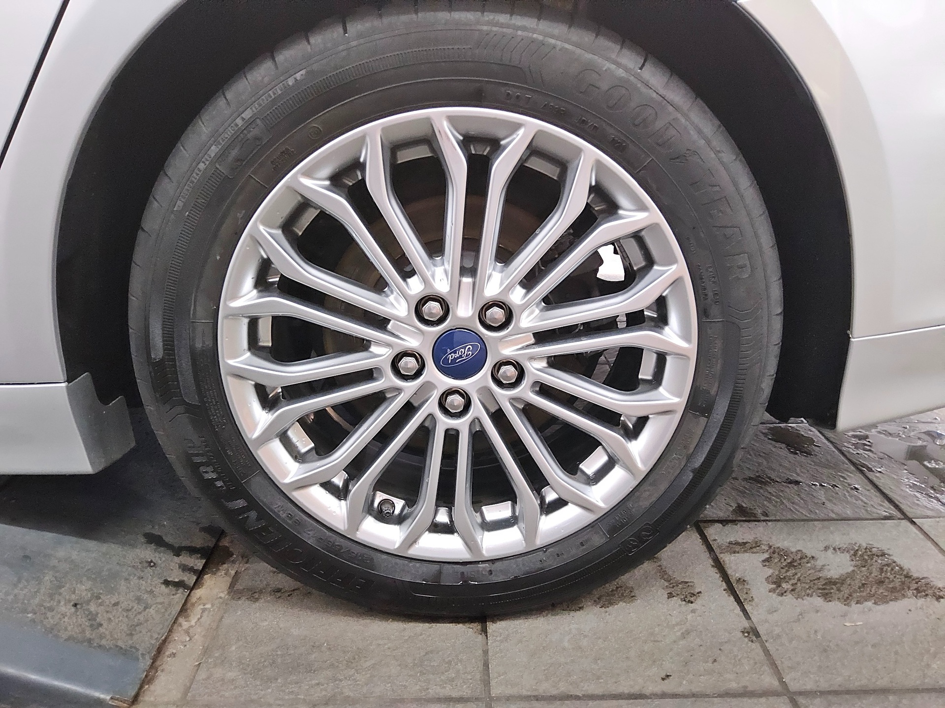 Ford Mondeo Turnier 2.0 EB Titanium Navi LED ACC Shz 10