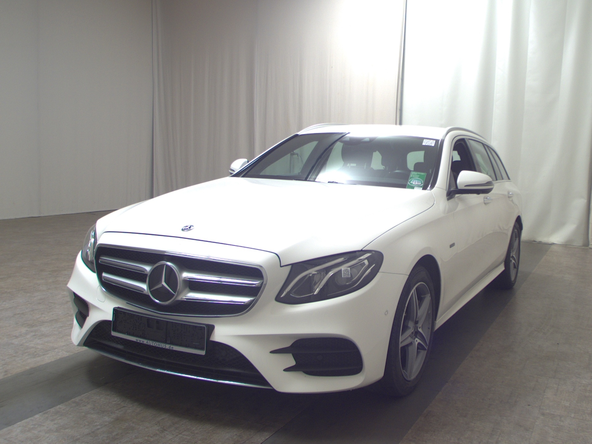 Mercedes-Benz E 300 T de AMG-Line Navi HuD Burmester Distr.+ 2