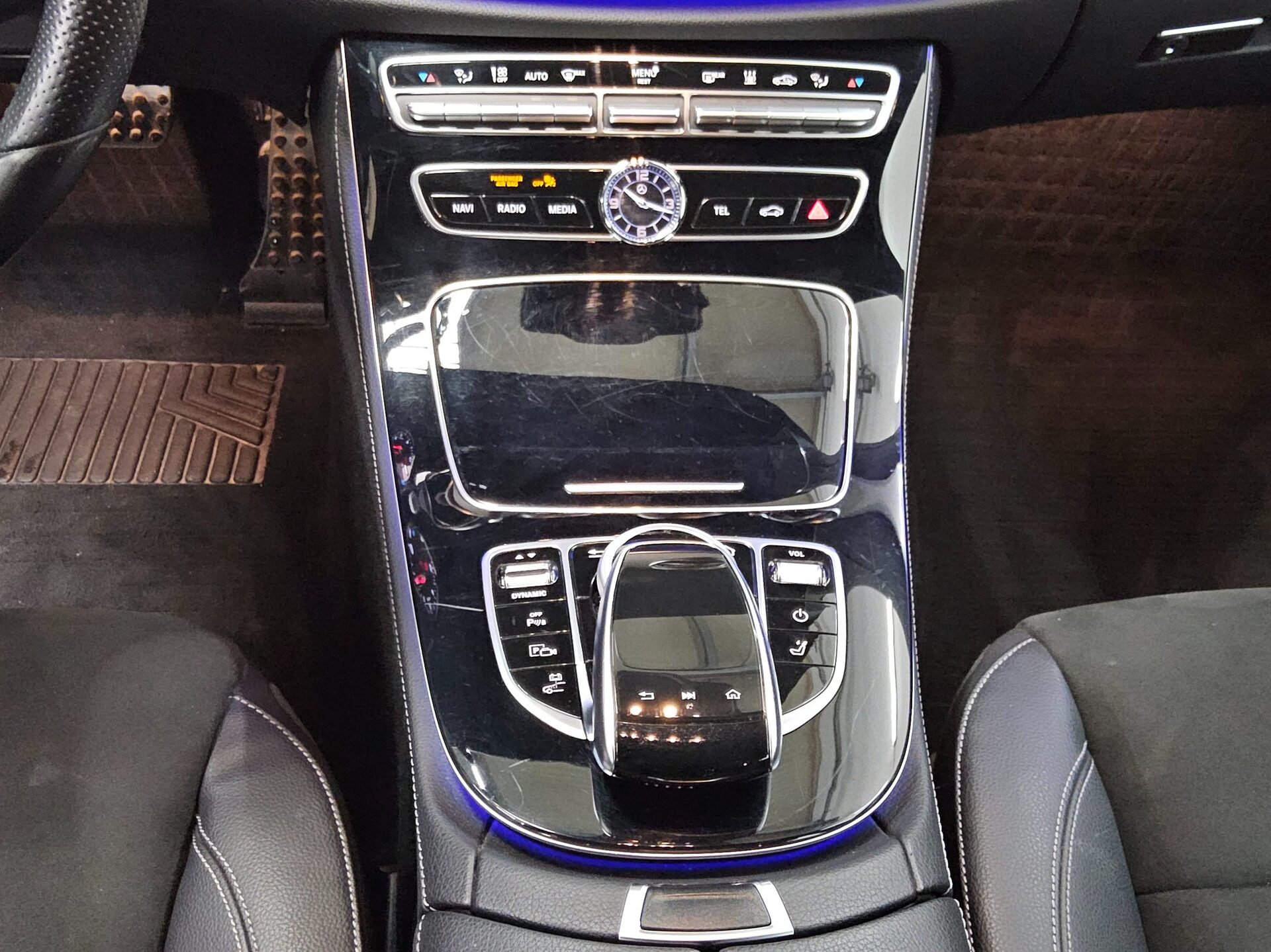 Mercedes-Benz E 300 T de AMG-Line Navi HuD Burmester Distr.+ 6