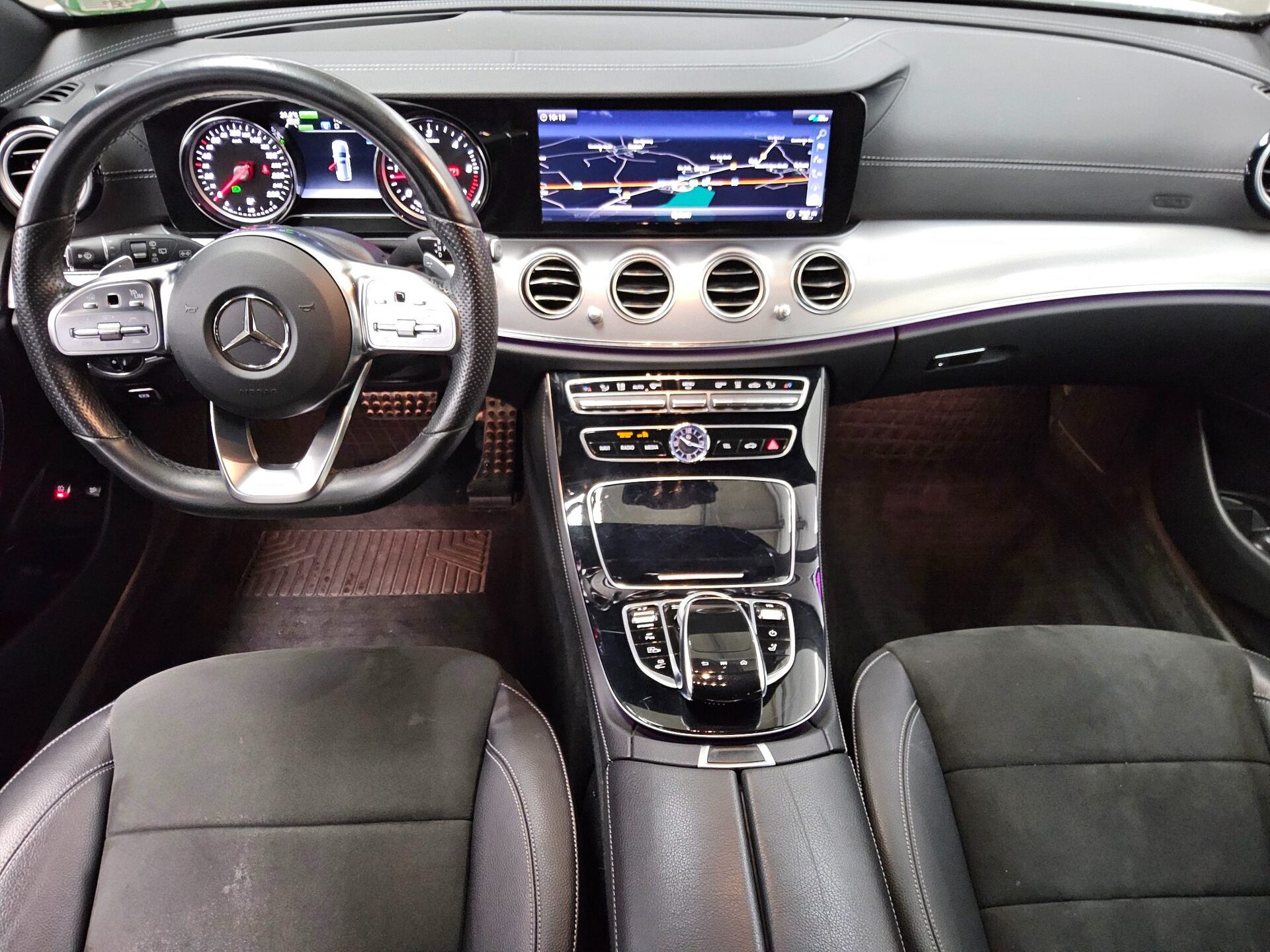 Mercedes-Benz E 300 T de AMG-Line Navi HuD Burmester Distr.+ 5