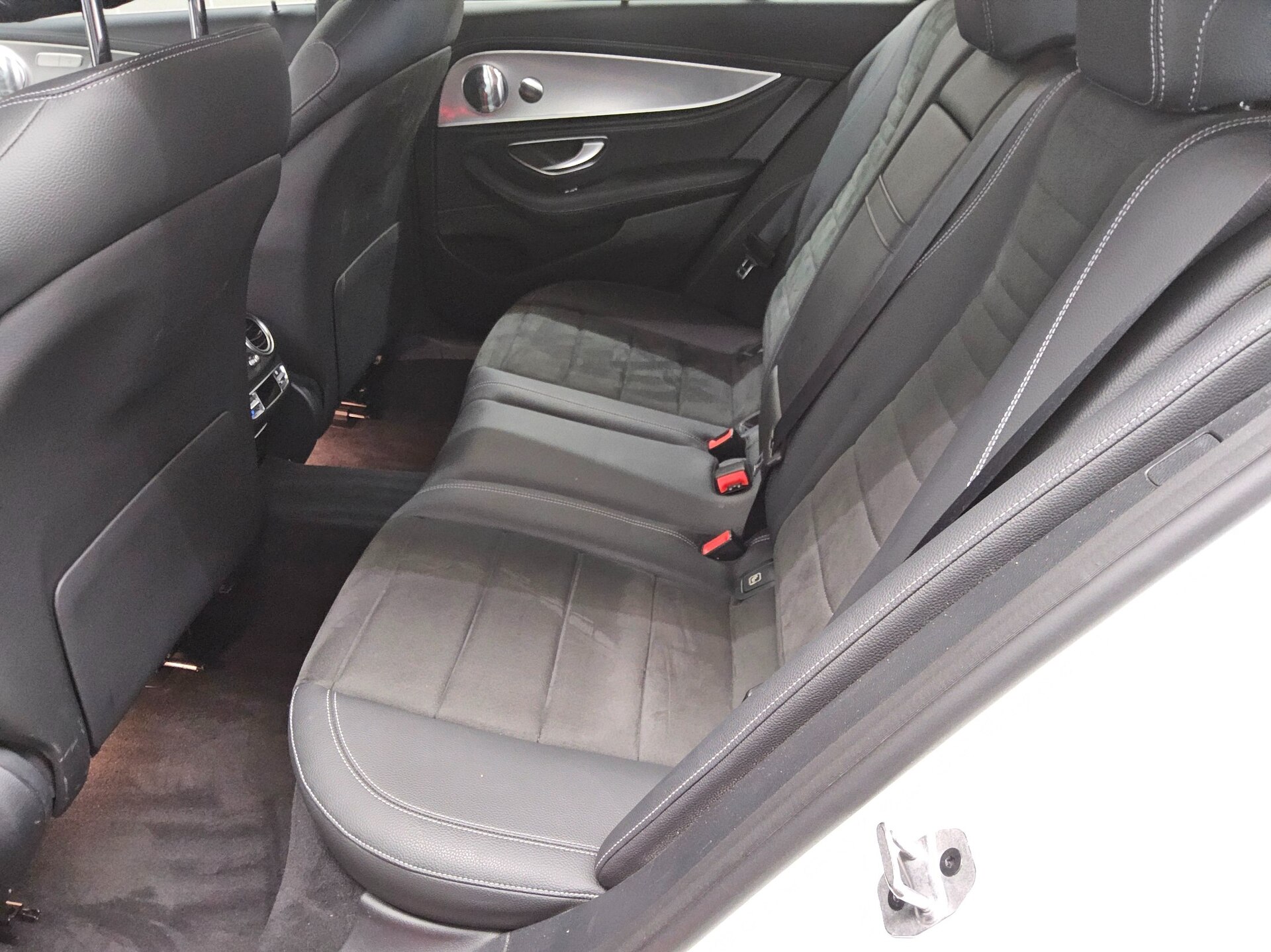 Mercedes-Benz E 300 T de AMG-Line Navi HuD Burmester Distr.+ 13