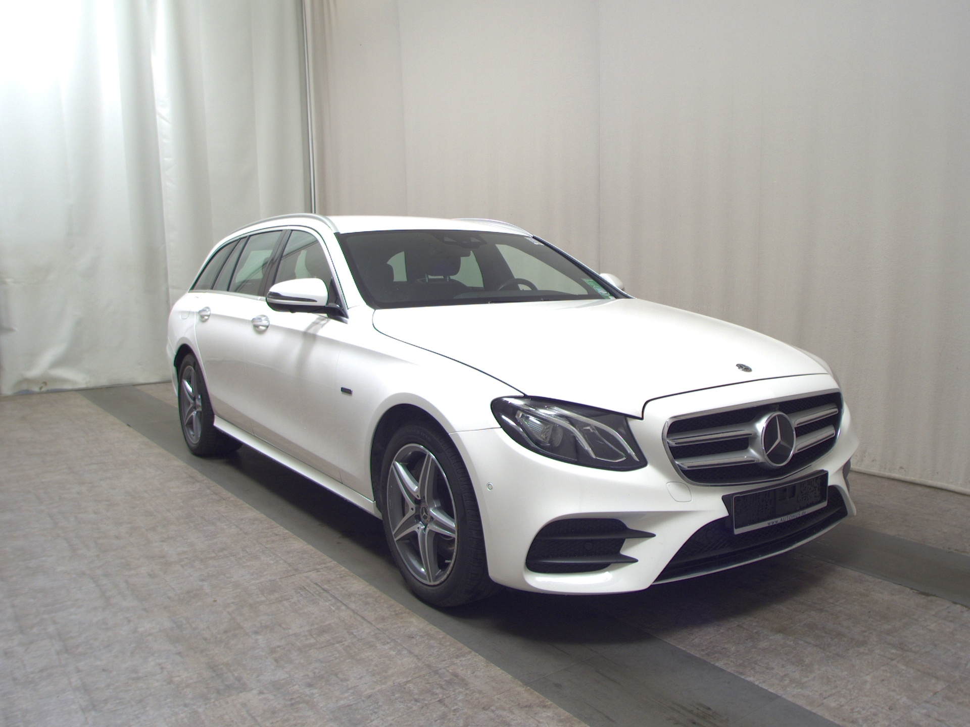 Mercedes-Benz E 300 T de AMG-Line Navi HuD Burmester Distr.+ 3