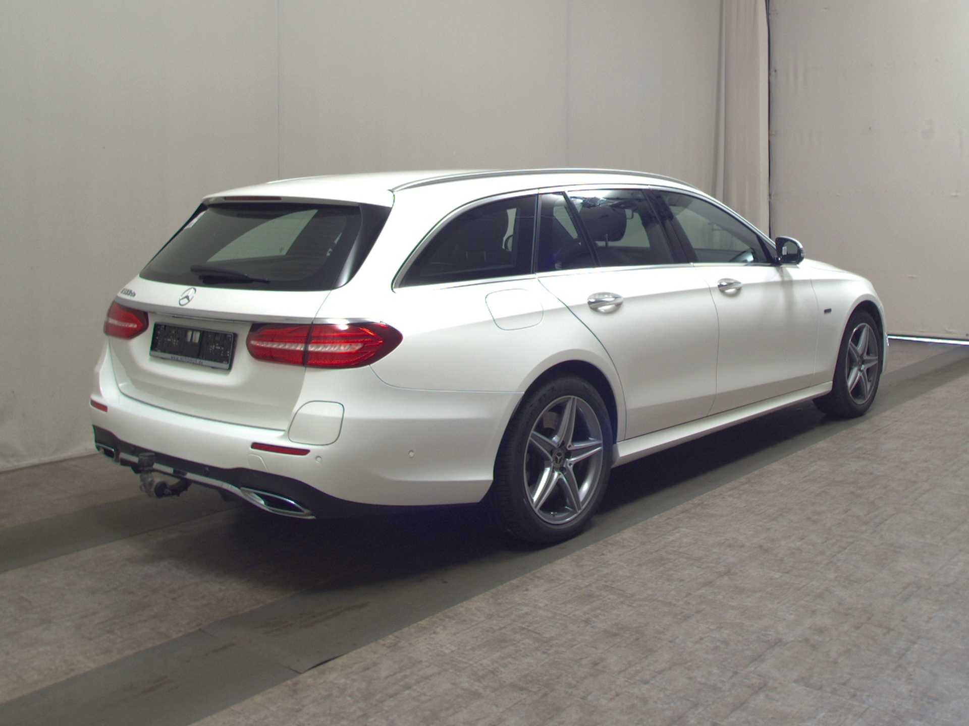 Mercedes-Benz E 300 T de AMG-Line Navi HuD Burmester Distr.+ 4