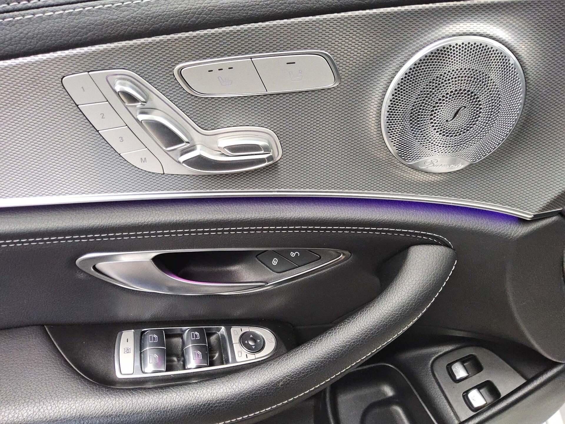 Mercedes-Benz E 300 T de AMG-Line Navi HuD Burmester Distr.+ 9
