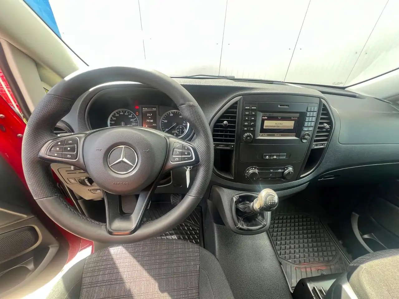 Mercedes-Benz Vito 116 MIXTO LANG KLIMA TEMPOMAT 5-SITZER AHK 15