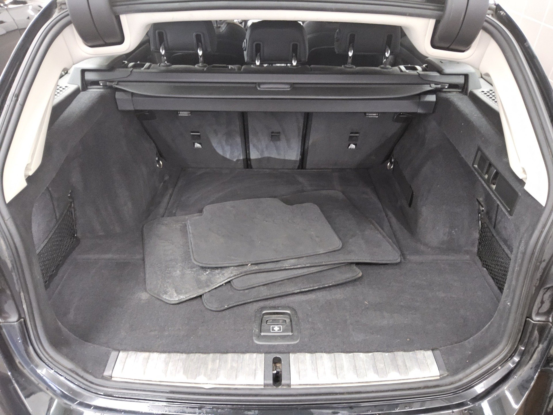 BMW 320dA Touring Sport-Line T-Leder Navi LED LC-Pro 12
