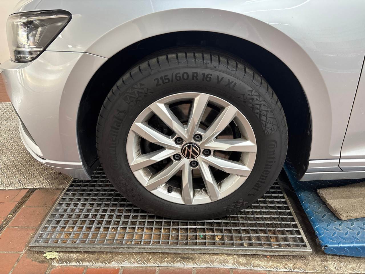 Volkswagen Passat Variant 2.0 TDI Business NAVI LED SHZ RFK 11
