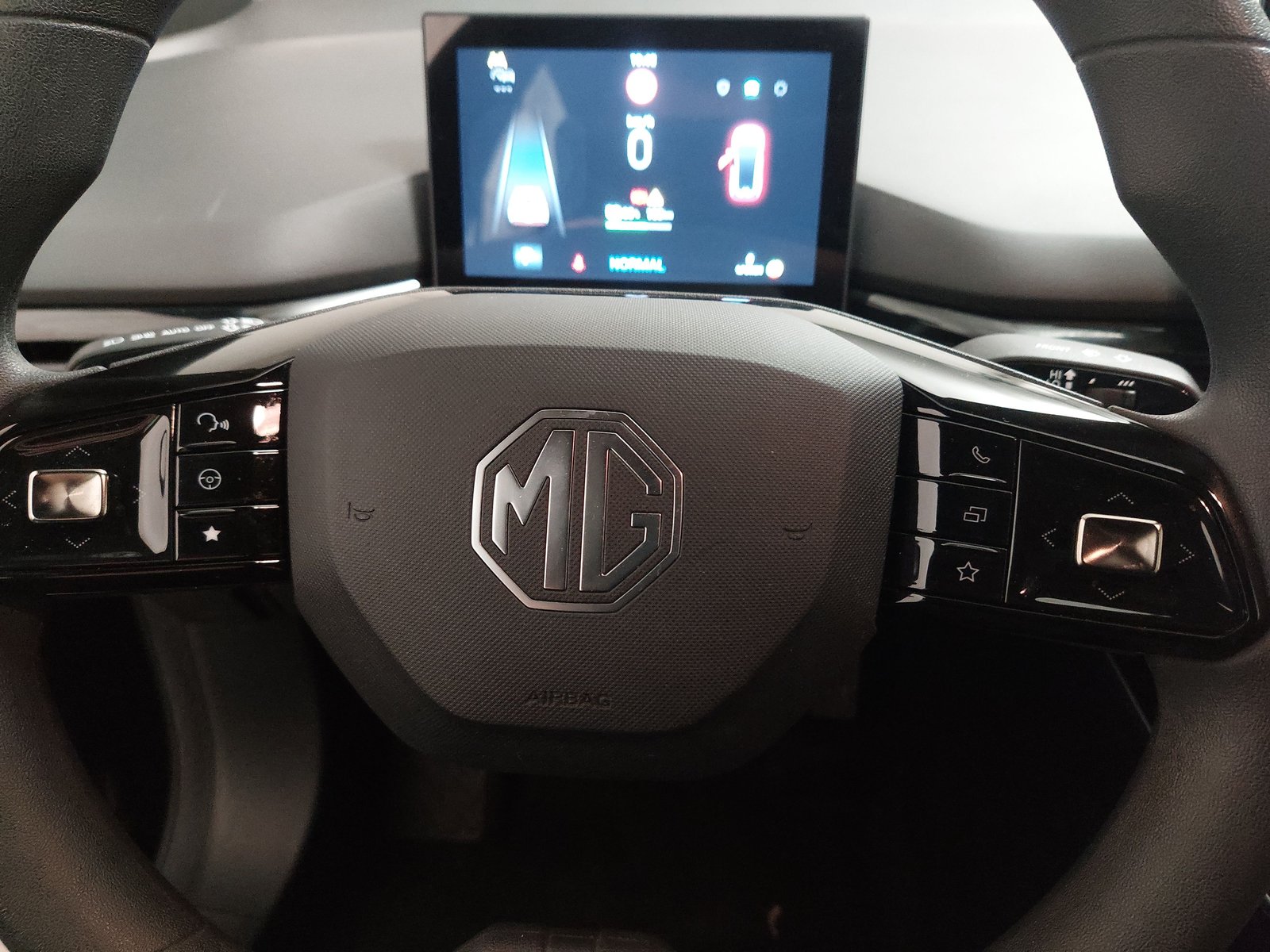 MG MG4 51 kWh Standard LED SHZ PDC 16