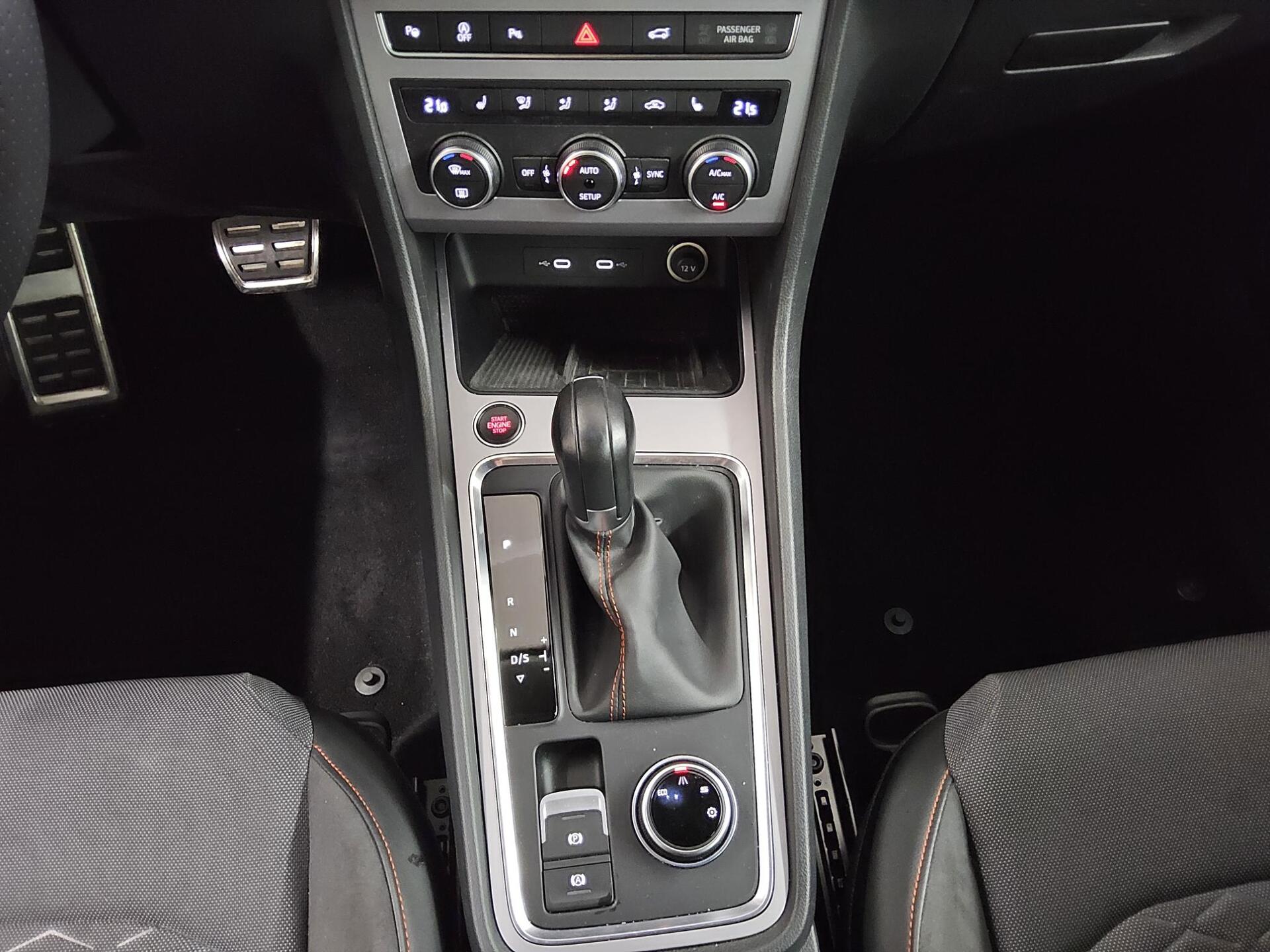 Seat Ateca 2.0 TDI FR-Line T-Leder Navi LED Virtual 6