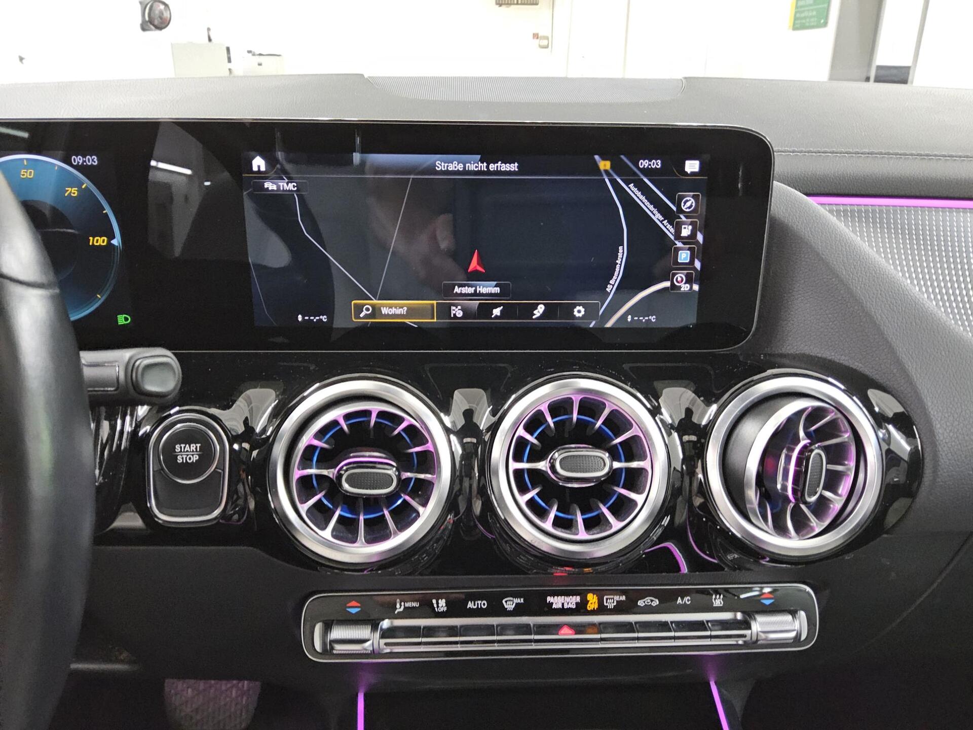 Mercedes-Benz EQA 250 Edition 1 AMG Leder Navi LED Pano Sound 7