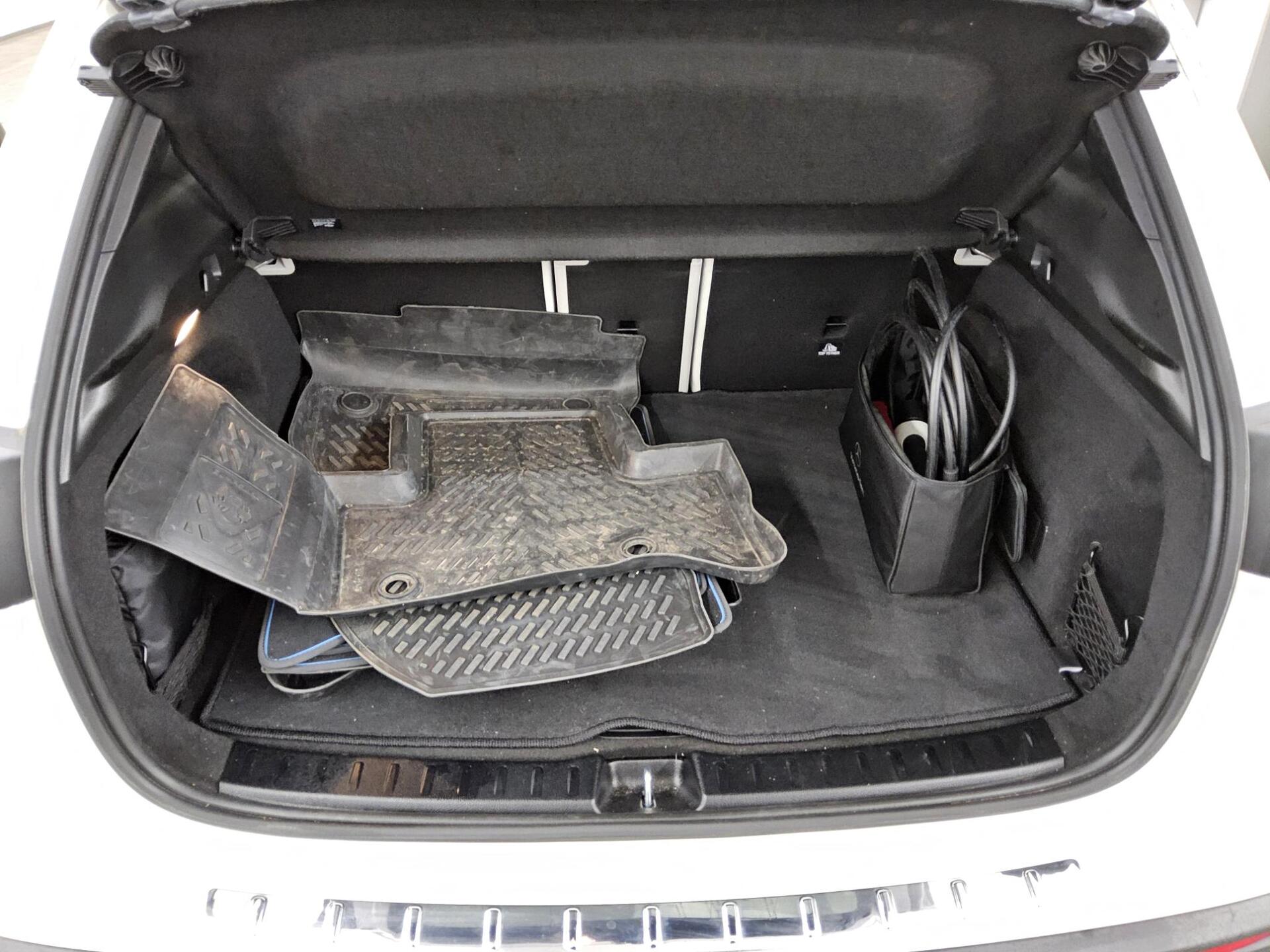 Mercedes-Benz EQA 250 Edition 1 AMG Leder Navi LED Pano Sound 13