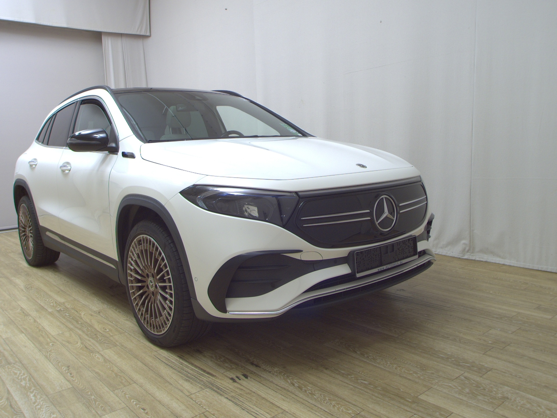Mercedes-Benz EQA 250 Edition 1 AMG Leder Navi LED Pano Sound 3