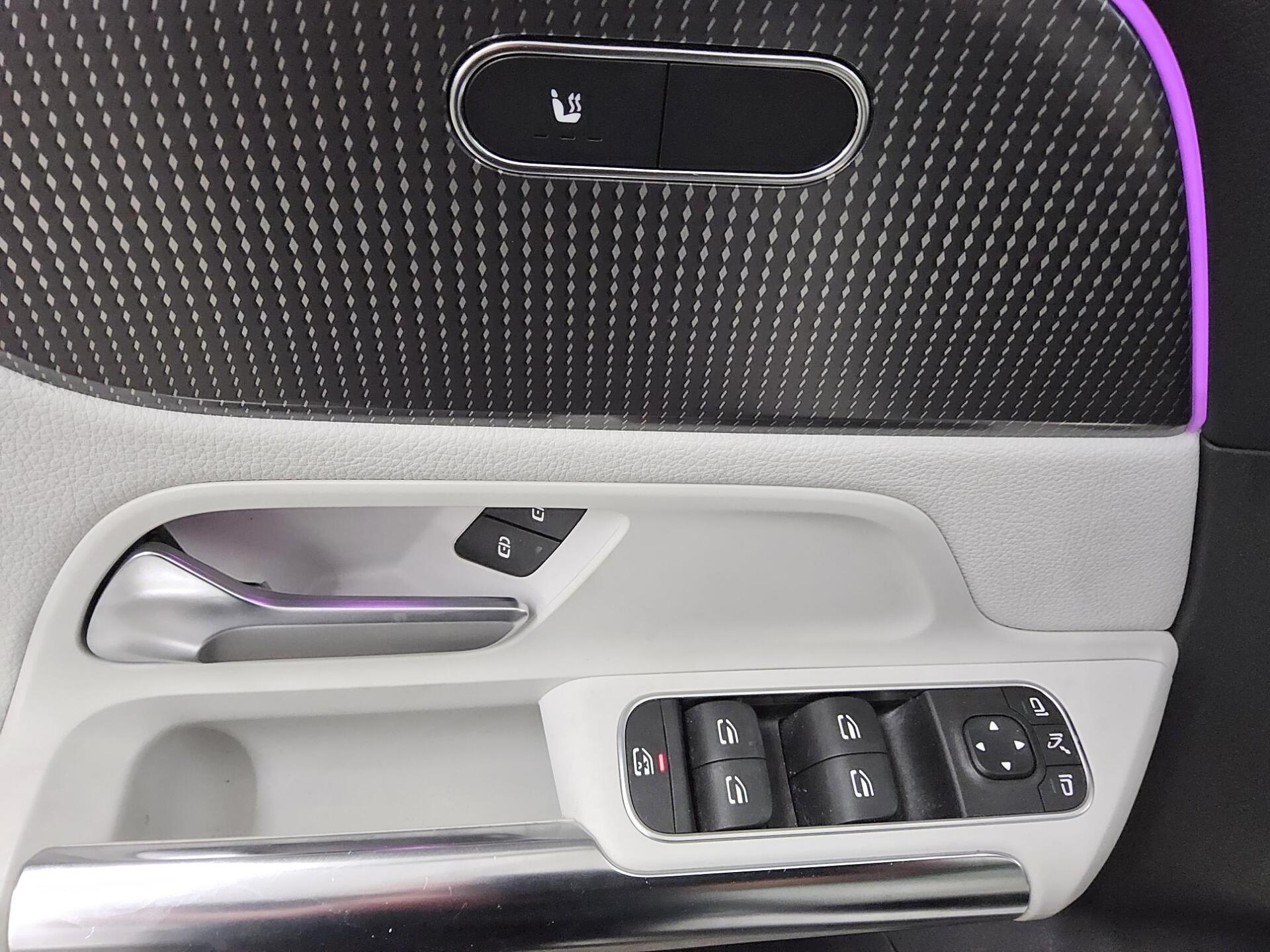 Mercedes-Benz EQA 250 Edition 1 AMG Leder Navi LED Pano Sound 10