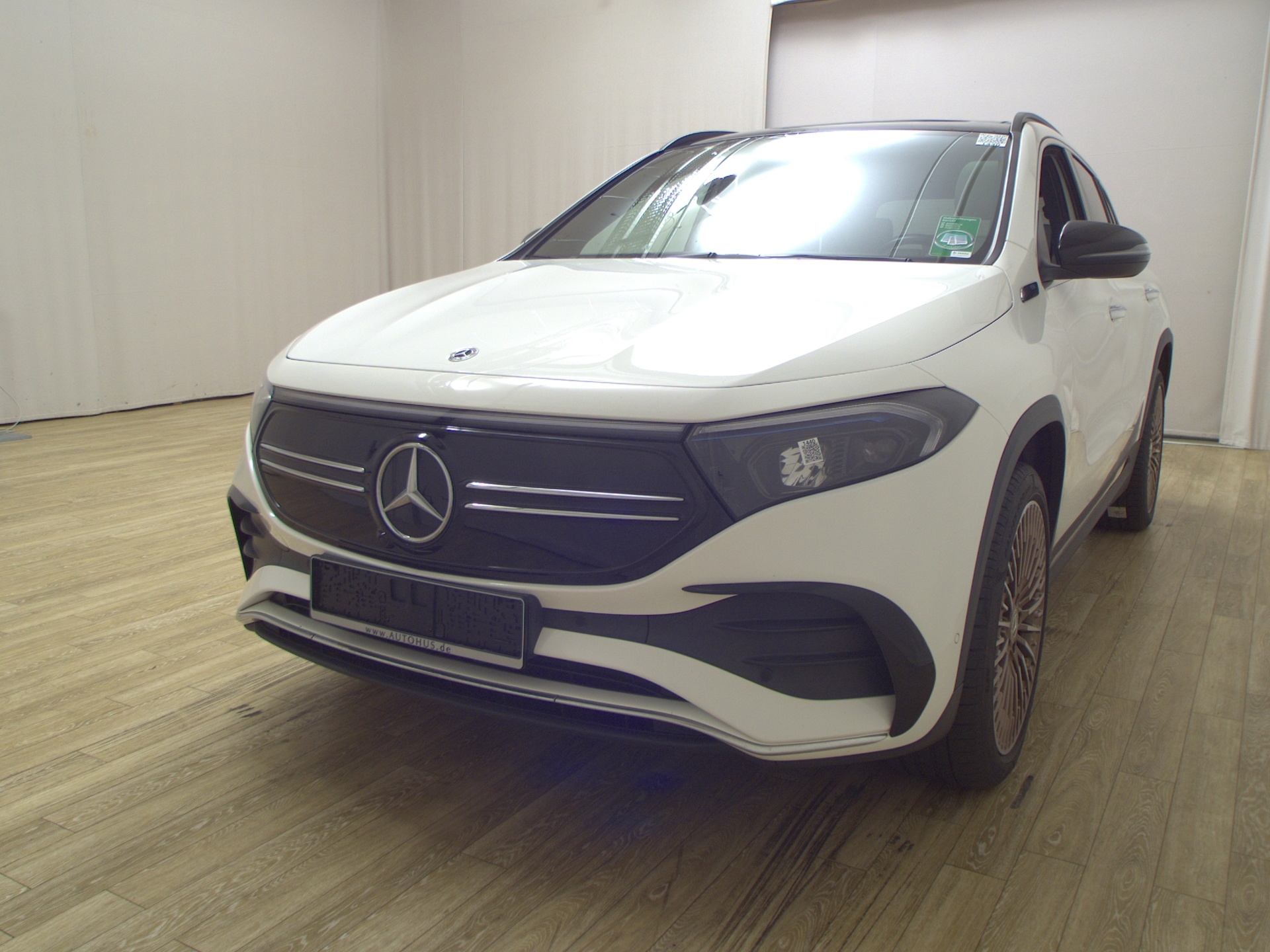 Mercedes-Benz EQA 250 Edition 1 AMG Leder Navi LED Pano Sound 2