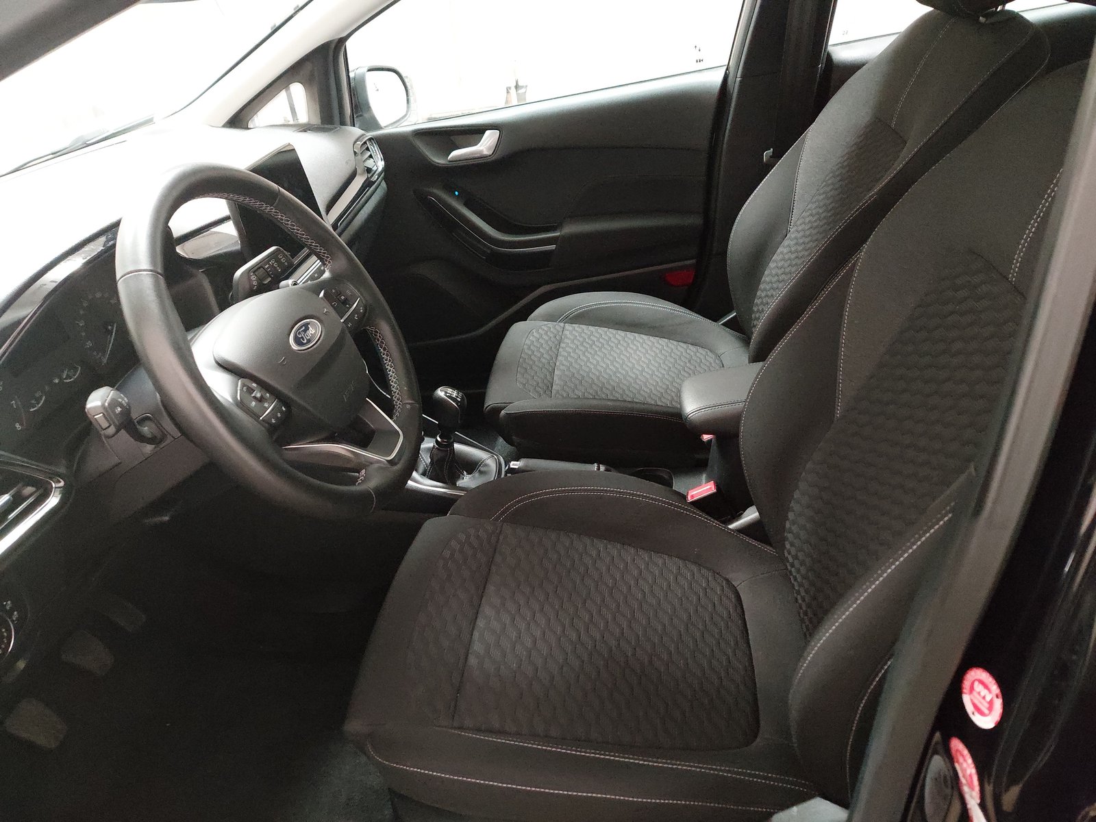 Ford Fiesta 1.0 EB Titanium NAVI LED SHZ PDC 6