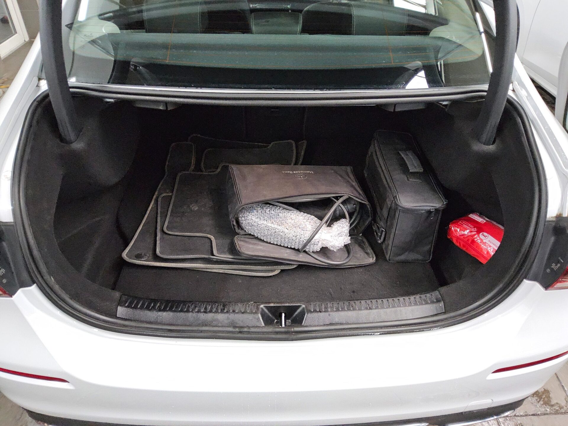 Mercedes-Benz A 250 e Progressive T-Leder Navi LED MBUX HuD 12