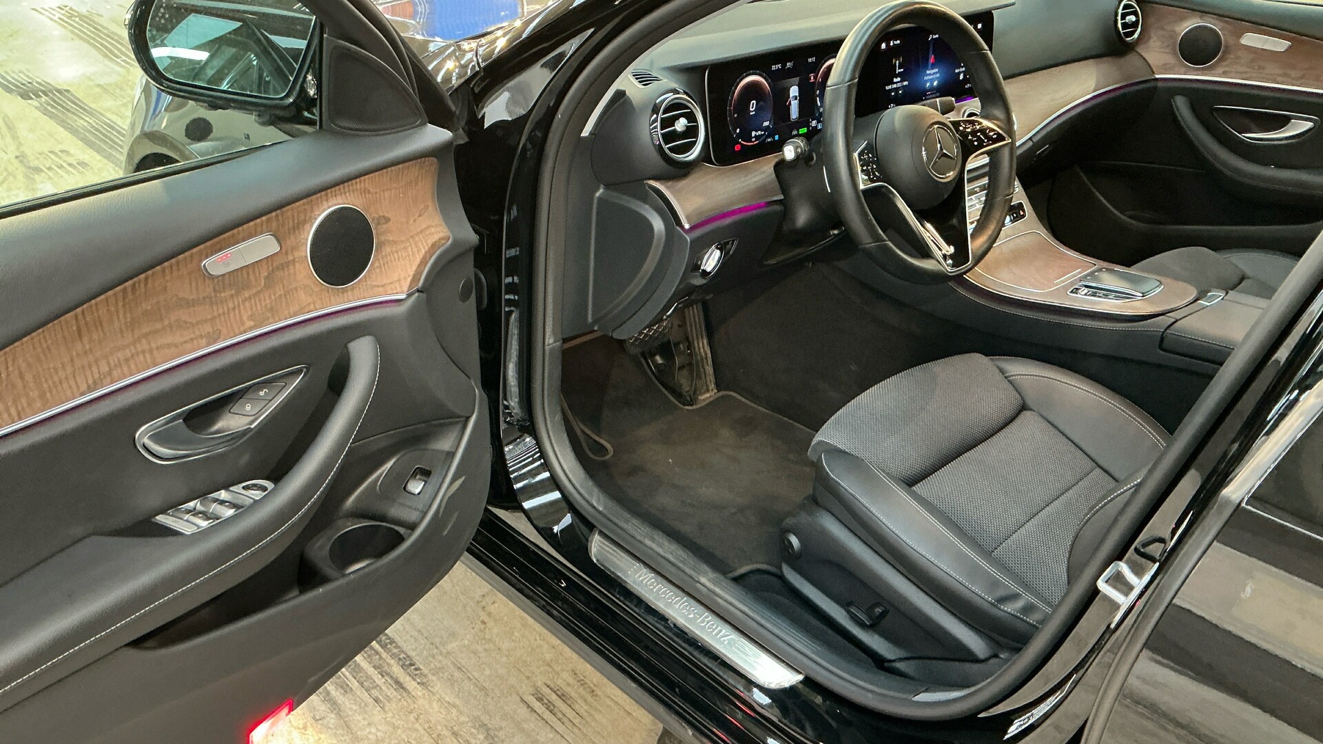 Mercedes-Benz E 300 T de Avantgarde NAVI KLIMAAUT LED RADIO TEMPO 6