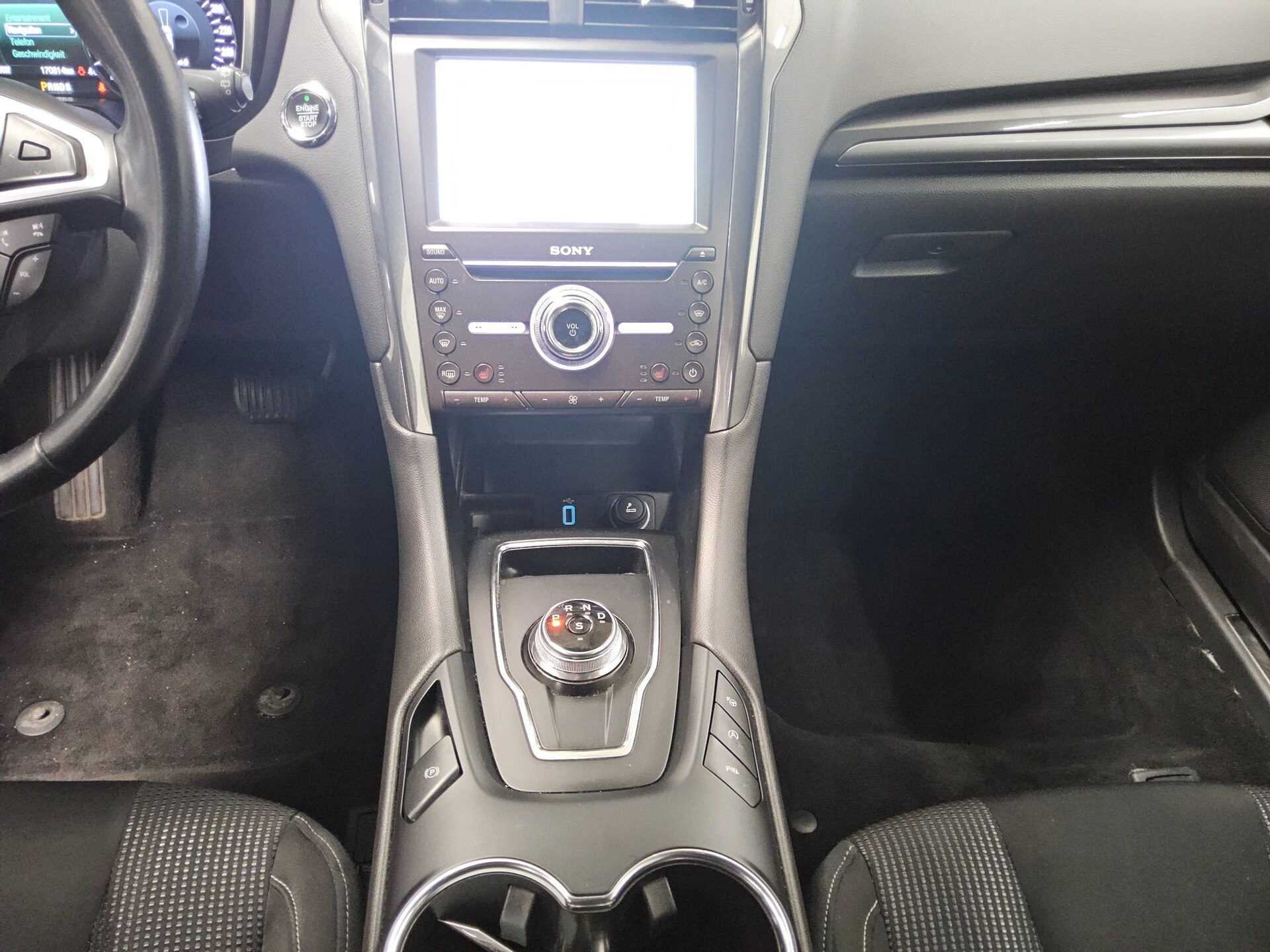 Ford Mondeo Turnier 2.0 EB Titanium Navi LED AHK Shz 6
