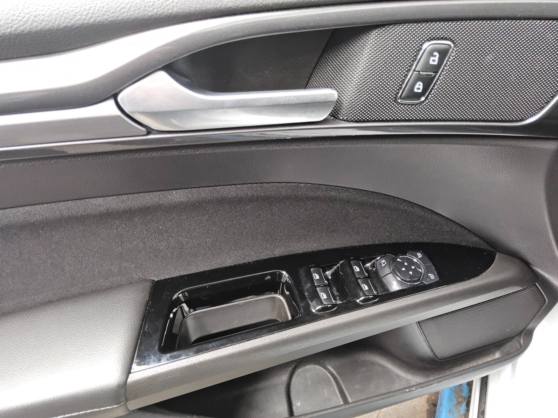 Ford Mondeo Turnier 2.0 EB Titanium Navi LED AHK Shz 9