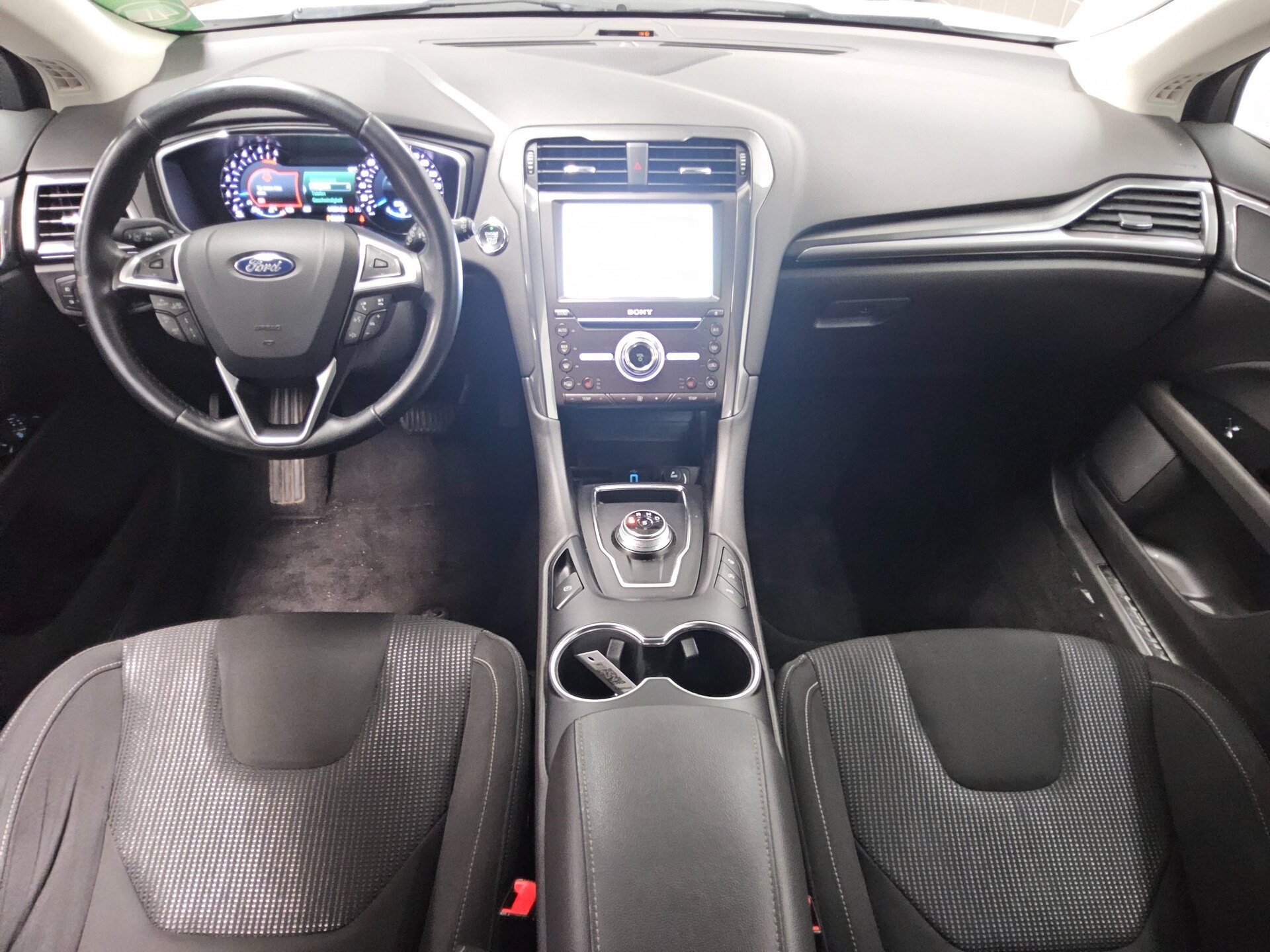 Ford Mondeo Turnier 2.0 EB Titanium Navi LED AHK Shz 5