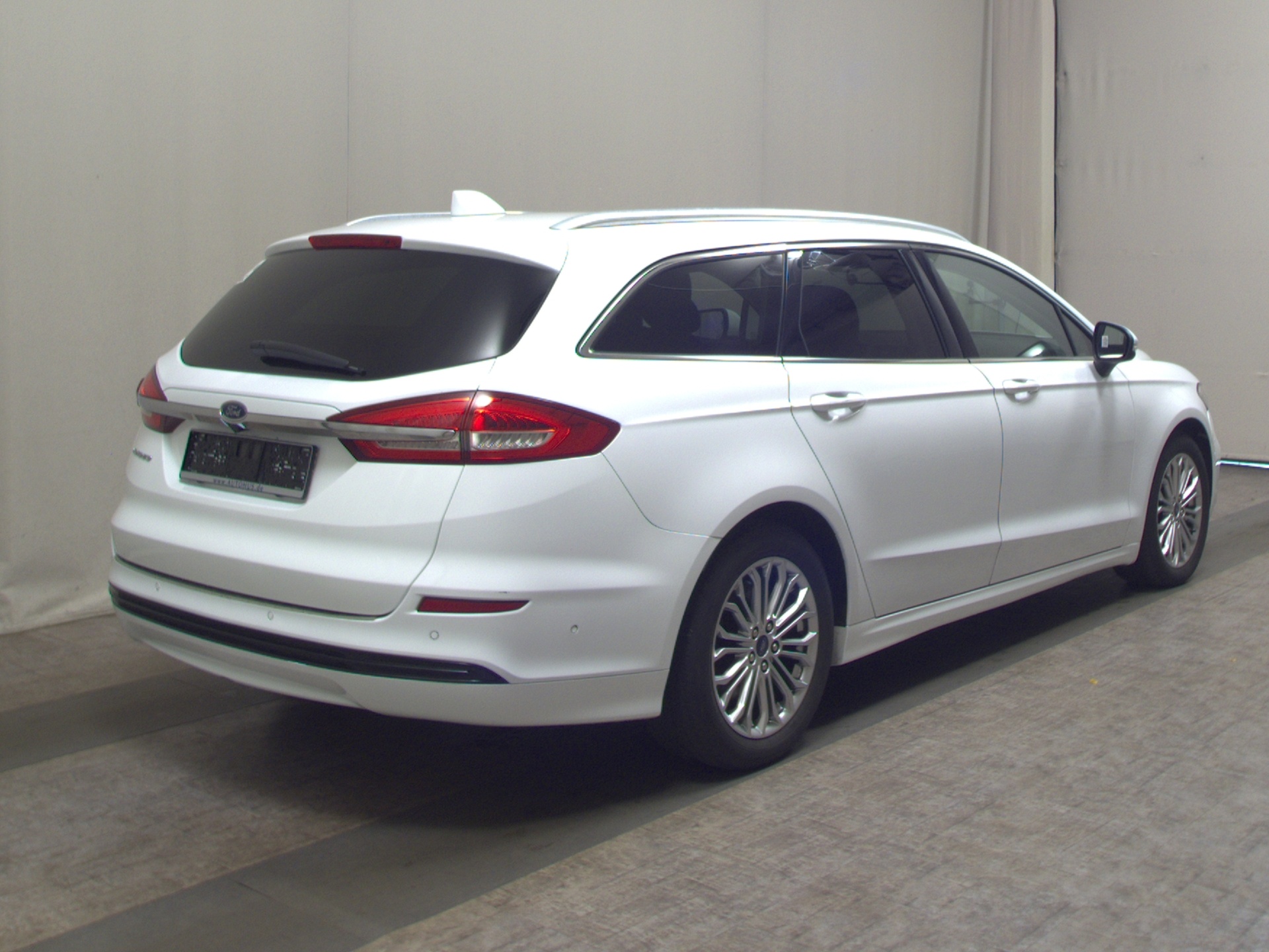 Ford Mondeo Turnier 2.0 EB Titanium Navi LED AHK Shz 4