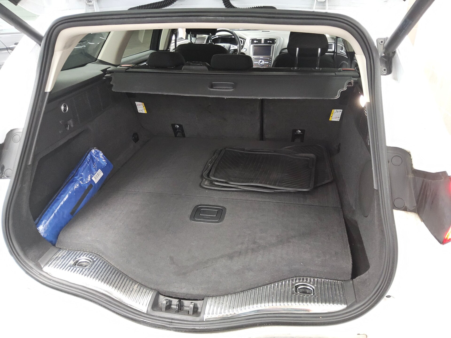 Ford Mondeo Turnier 2.0 EB Titanium Navi LED AHK Shz 11
