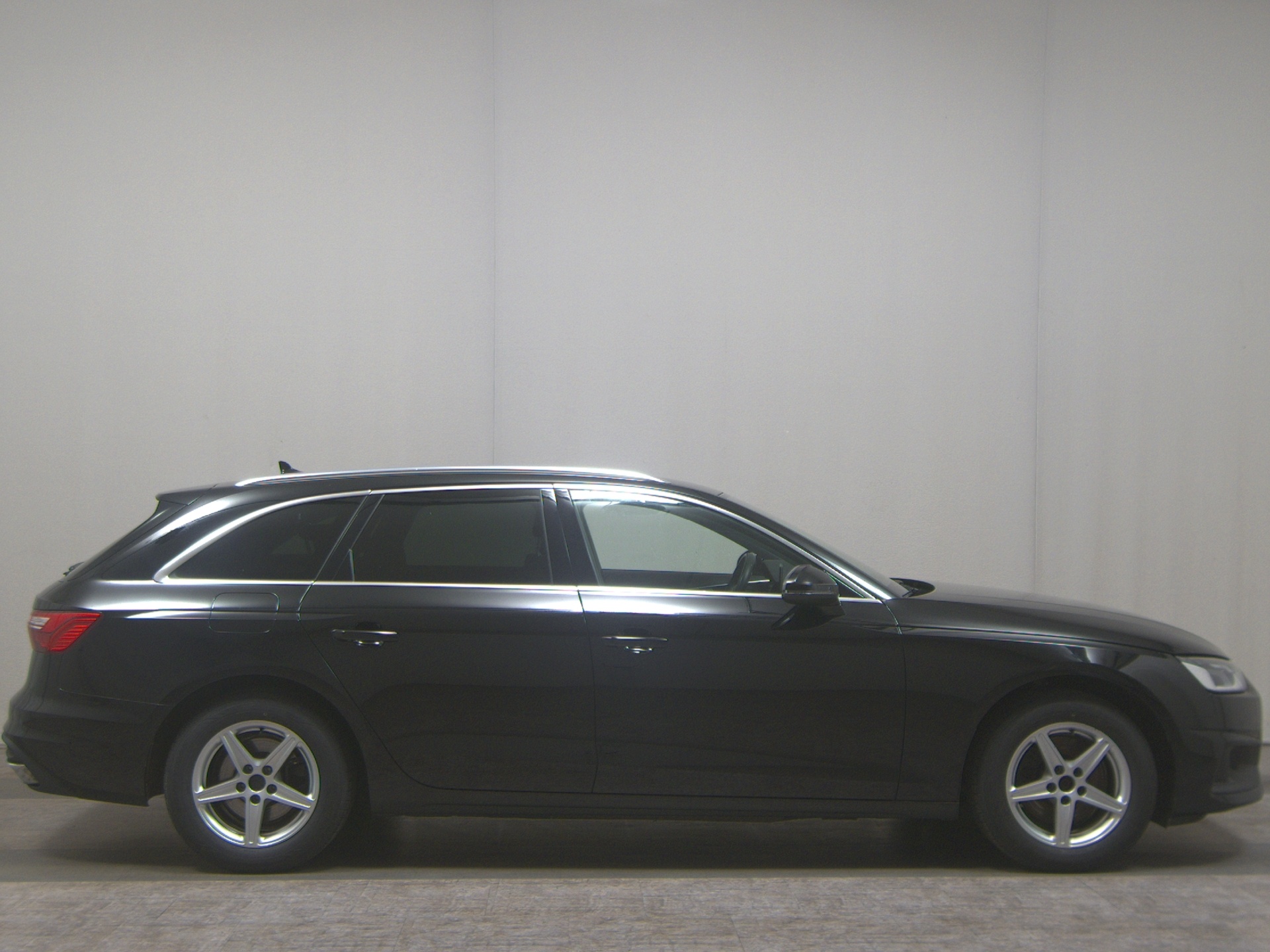Audi A4 Avant 35 TDI Navi LED ACC AHK Sound PDC