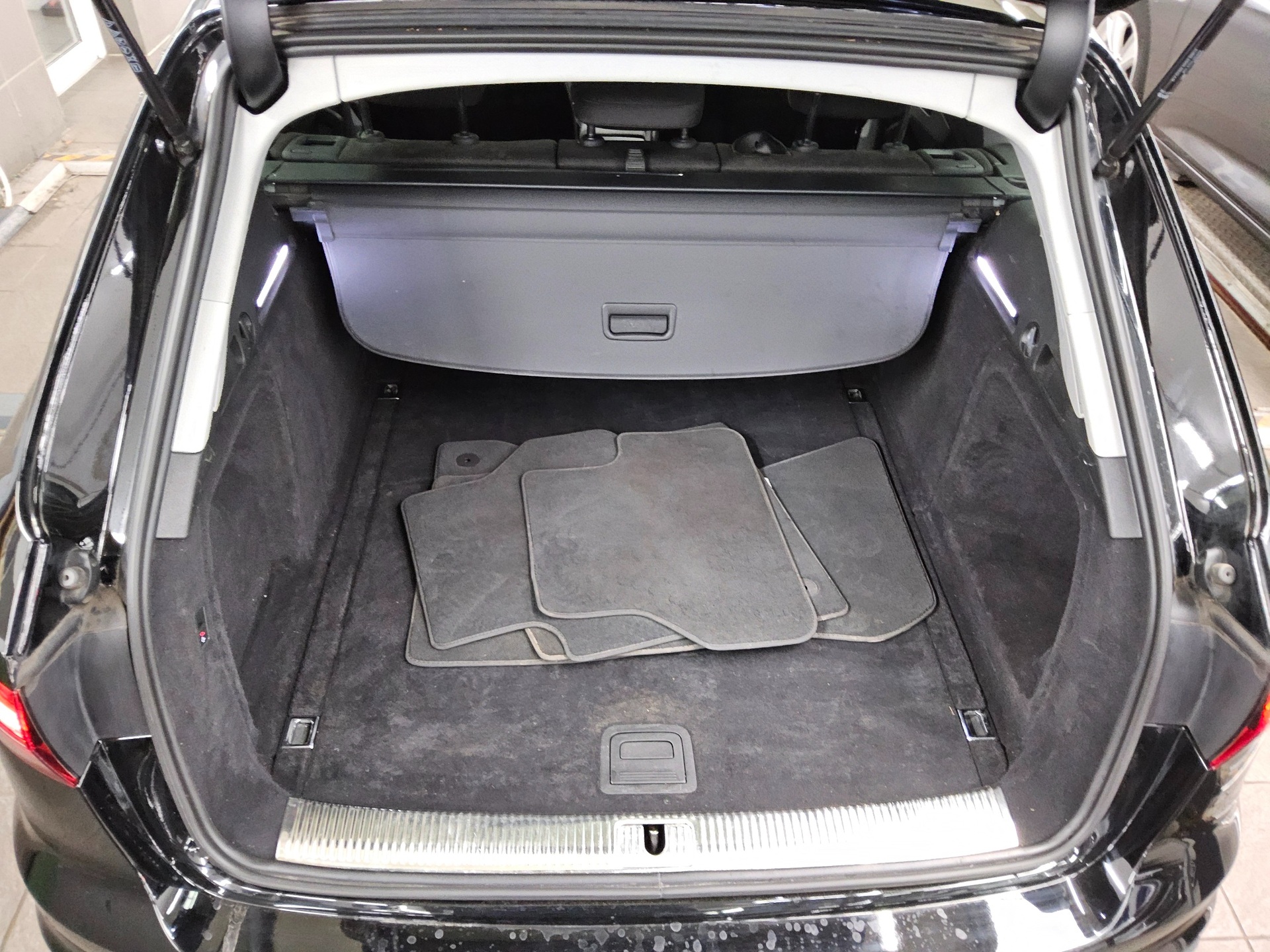 Audi A4 Avant 35 TDI Navi LED ACC AHK Sound PDC 11