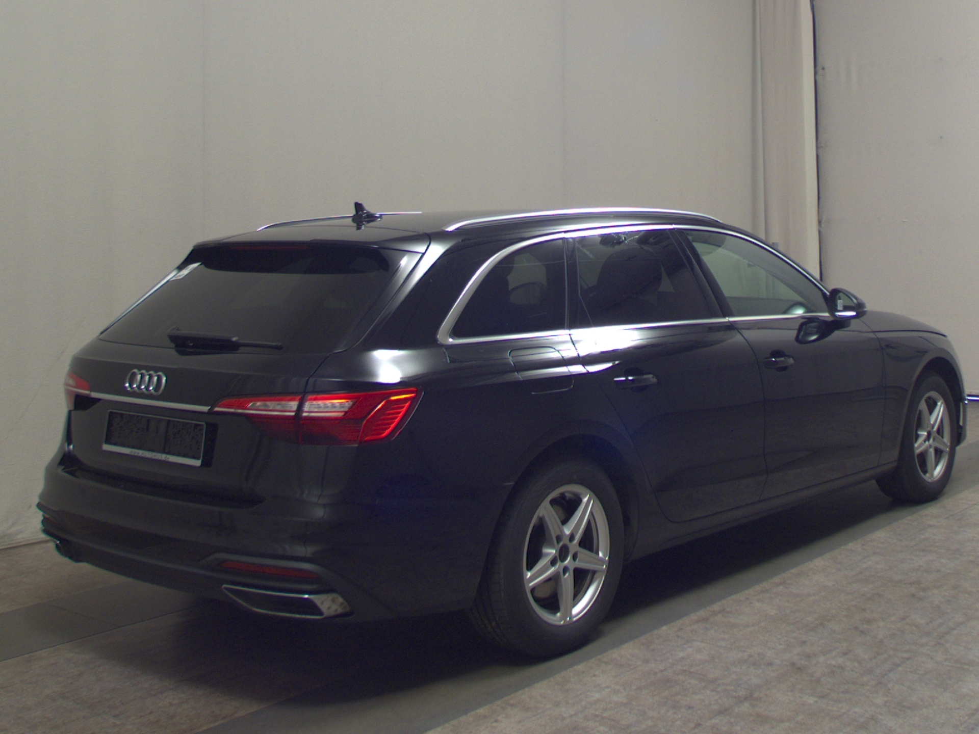 Audi A4 Avant 35 TDI Navi LED ACC AHK Sound PDC 4
