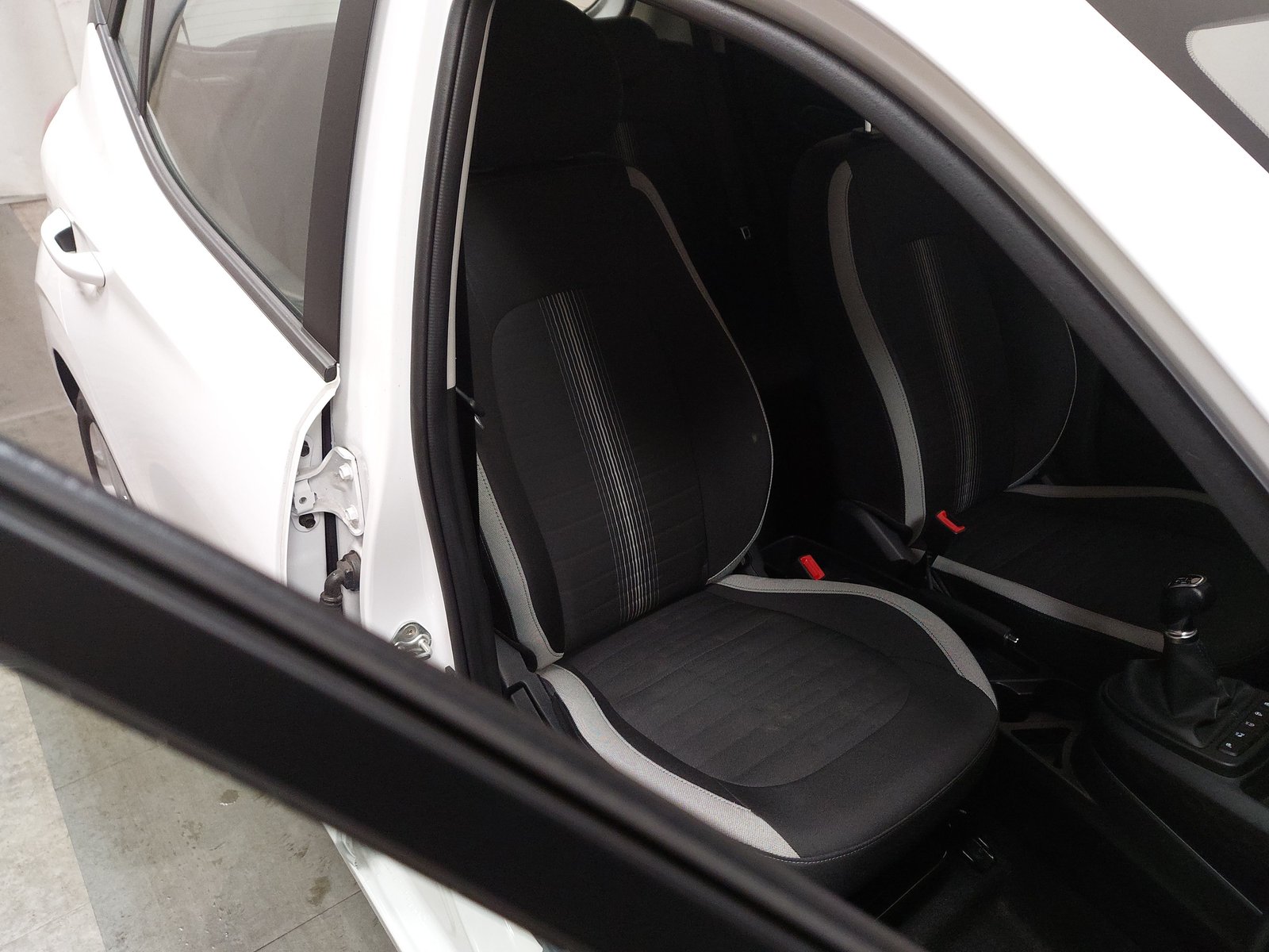 Hyundai i10 1.0 Trend CarPlay PDC Shz 10