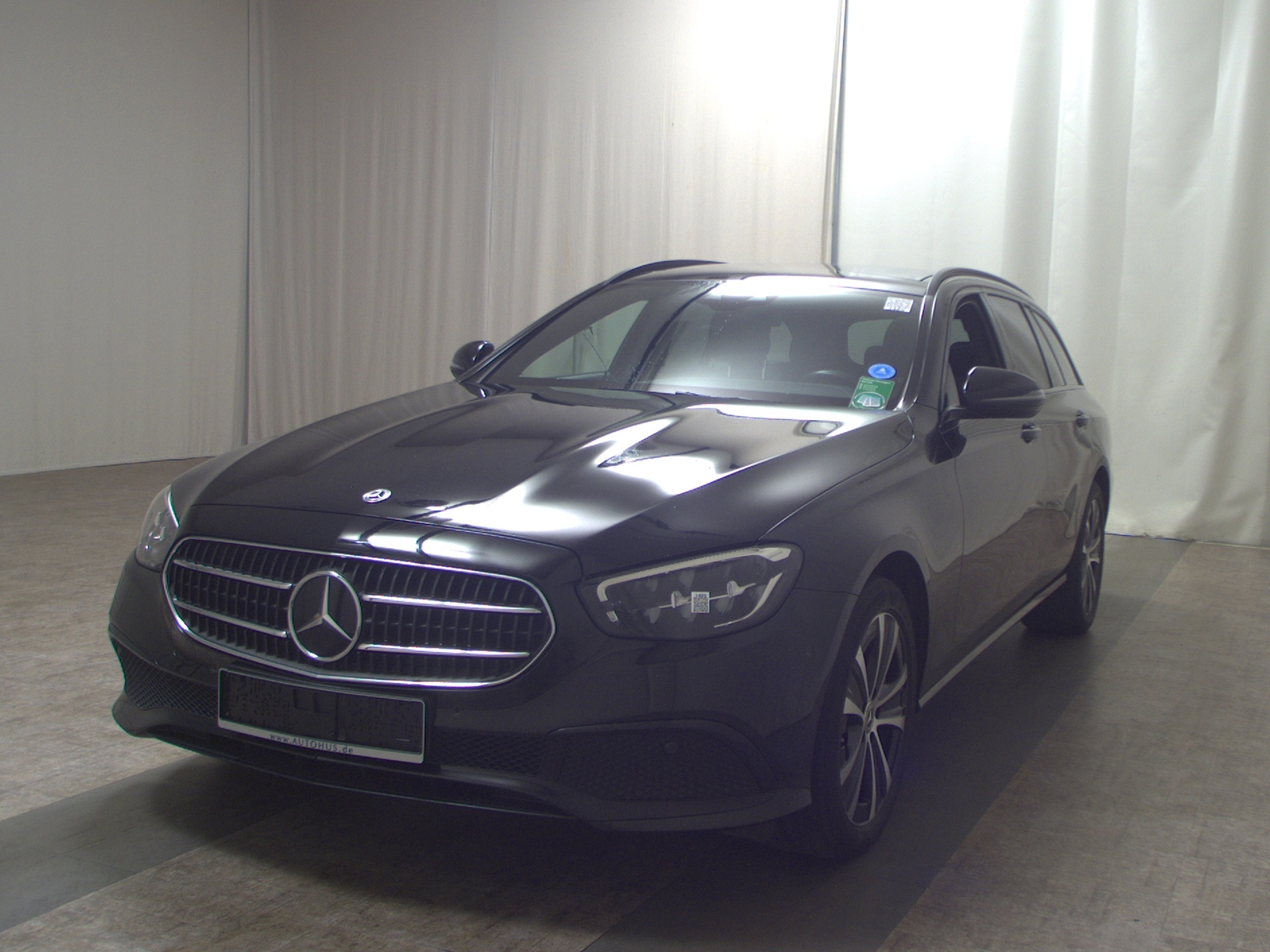 Mercedes-Benz E 300 T e Avantgarde Night Navi LED Pano AHK RFK 2