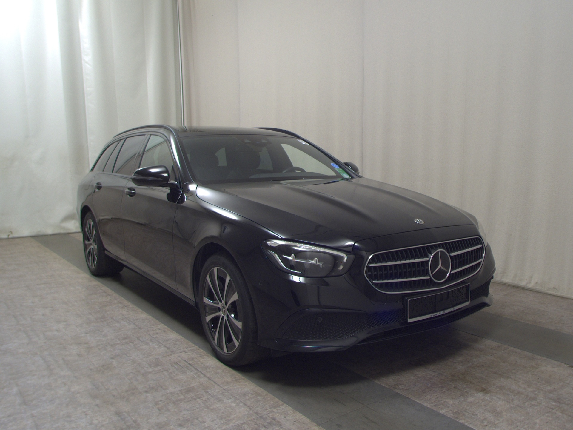 Mercedes-Benz E 300 T e Avantgarde Night Navi LED Pano AHK RFK 3