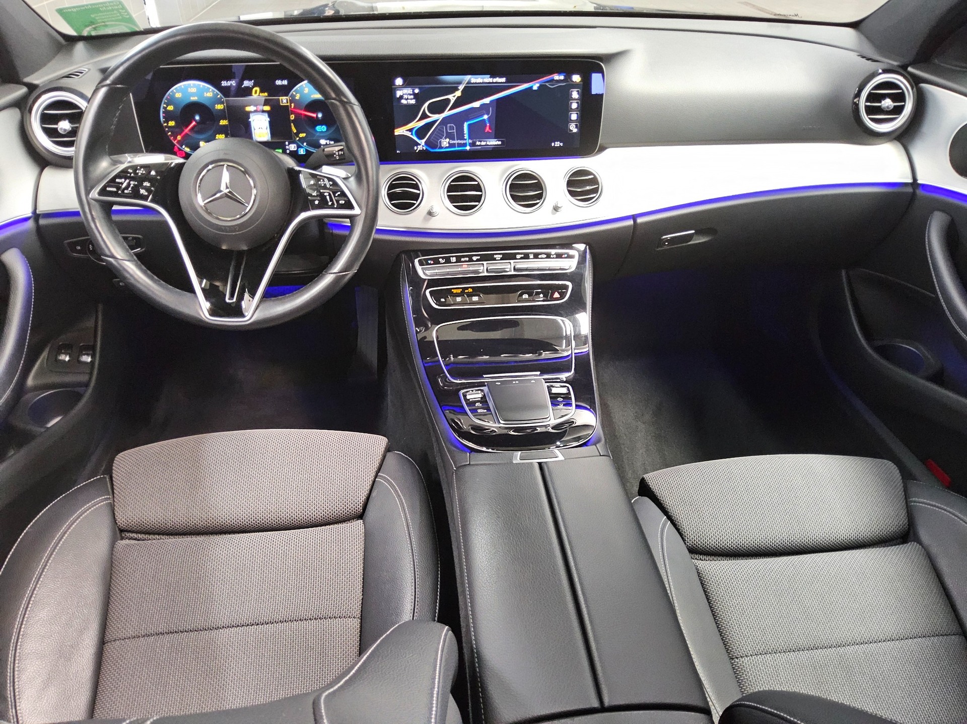 Mercedes-Benz E 300 T e Avantgarde Night Navi LED Pano AHK RFK 5