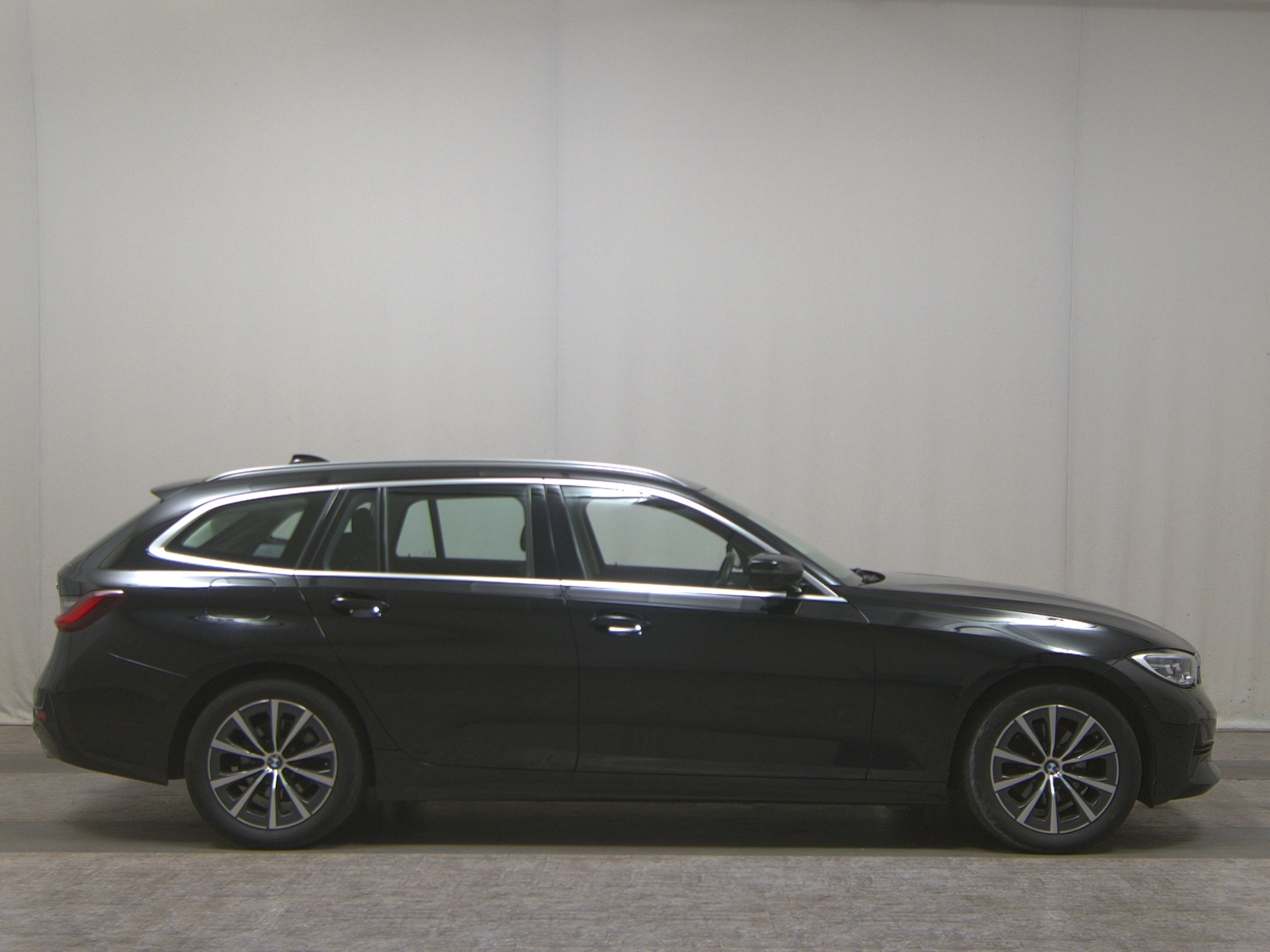 BMW 320d Touring xDr Advantage LC PRO AHK RFK PANO