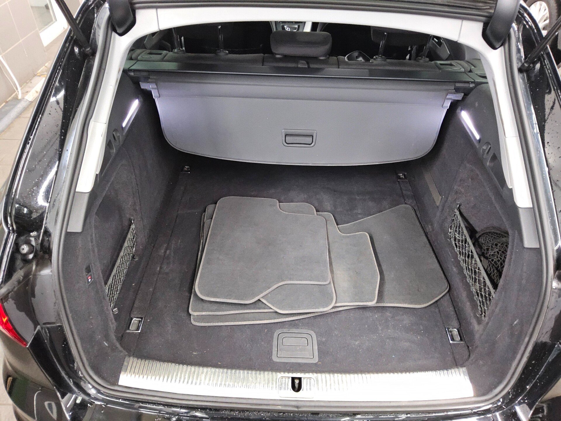 Audi A4 Avant 40 TDI advanced Navi LED Pano AHK RfK 12