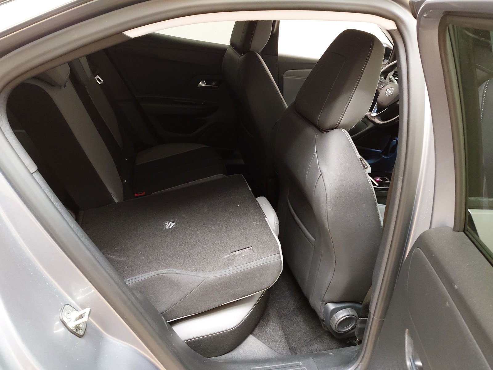 Opel Mokka-e Elegance NAVI LED SHZ RFK 11
