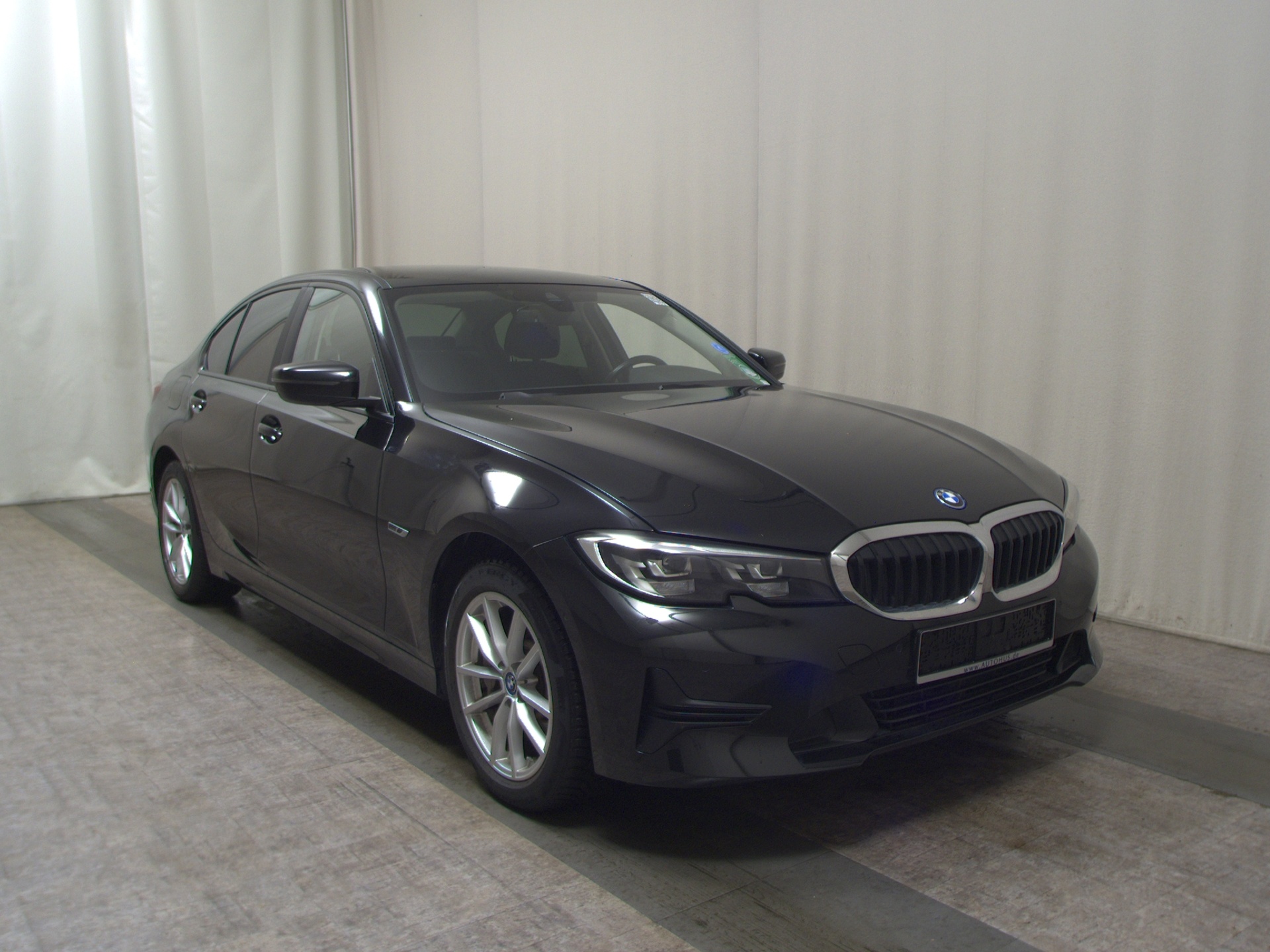 BMW 330e Advantage Navi LED LC-Pro RfK PDC 3