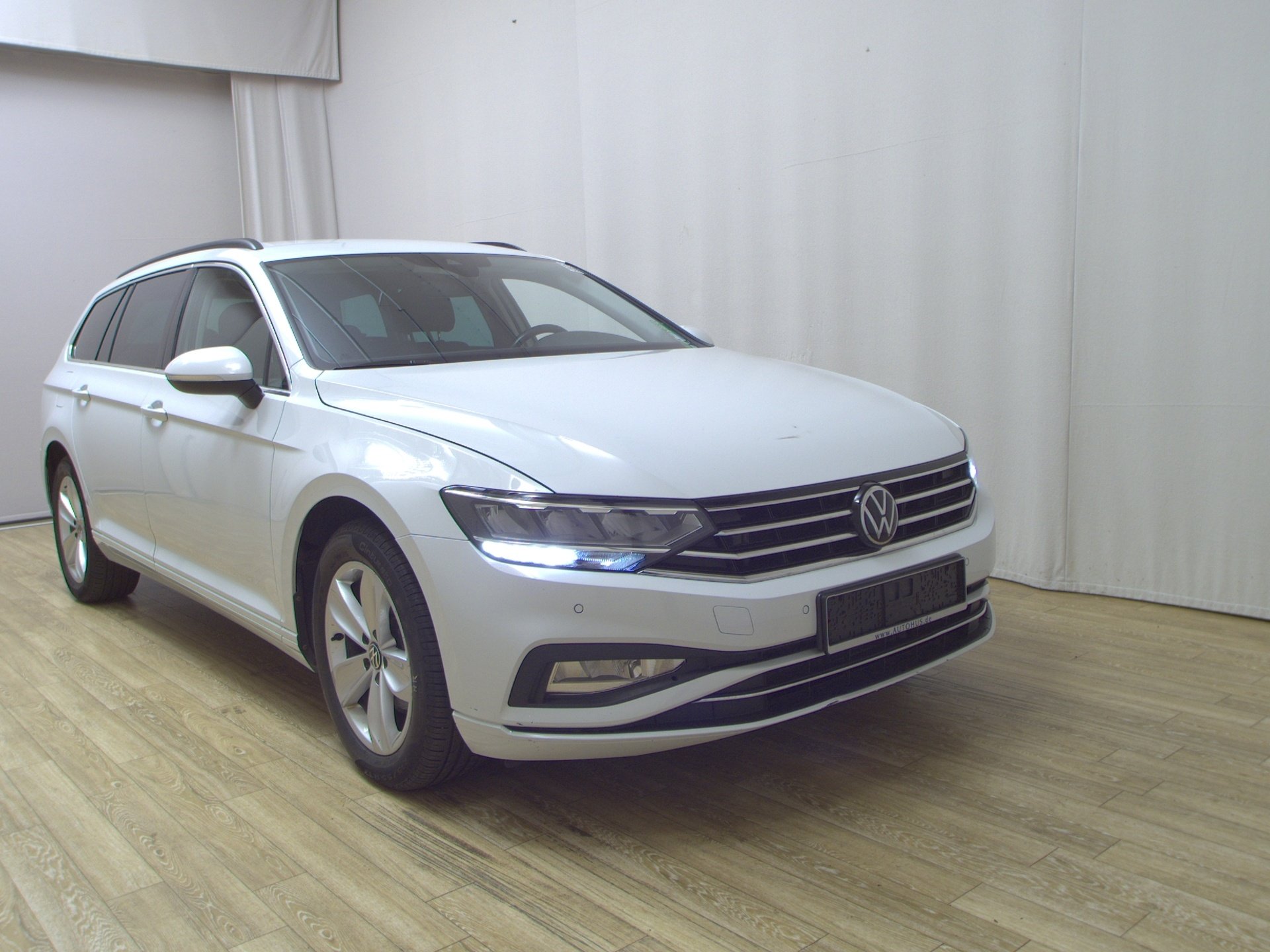 Volkswagen Passat Var. 2.0 TDI Business Navi LED AID RFK AHK 3