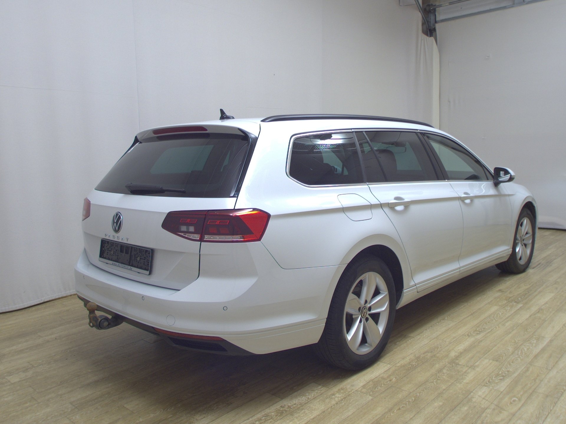 Volkswagen Passat Var. 2.0 TDI Business Navi LED AID RFK AHK 4