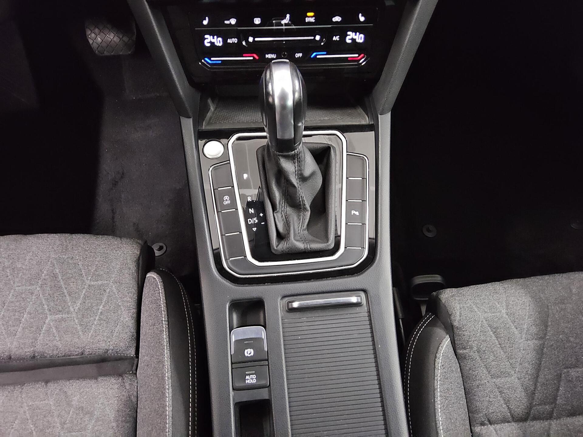 Volkswagen Passat Var. 2.0 TDI Business Navi LED AID RFK AHK 6
