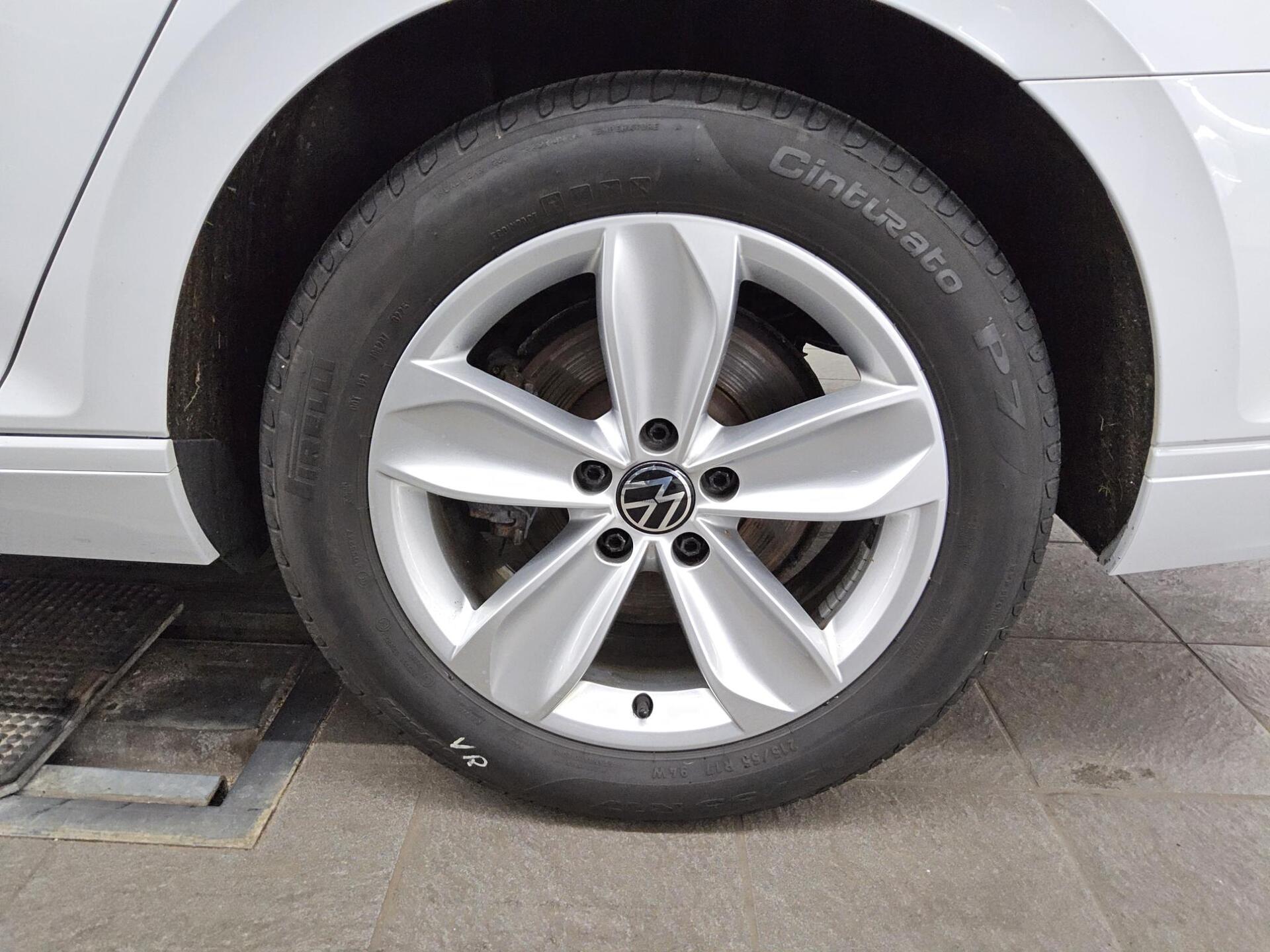 Volkswagen Passat Var. 2.0 TDI Business Navi LED AID RFK AHK 11