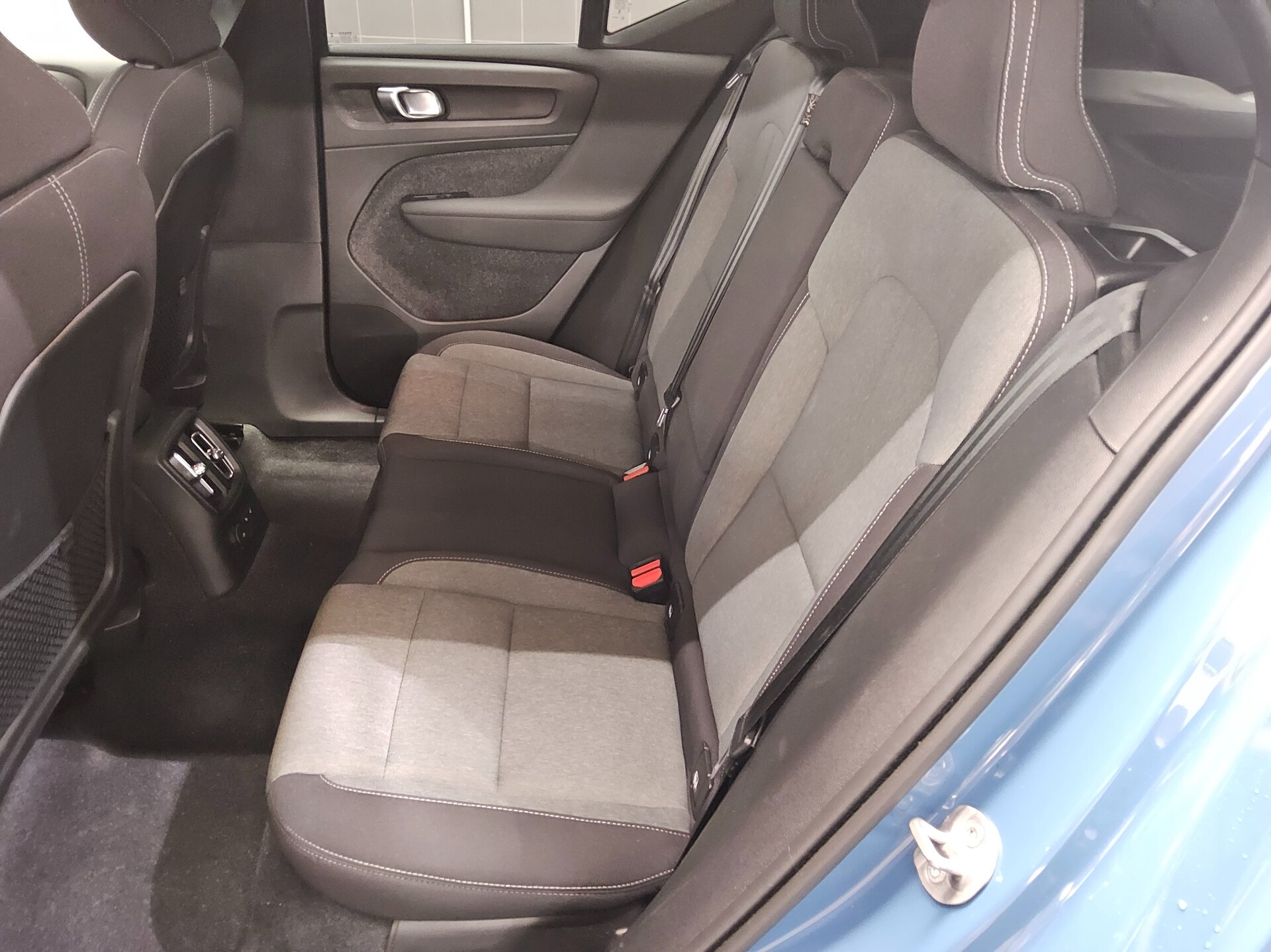Volvo XC40 T5 Recharge Plus Dark Navi LED RFK StHzg 13