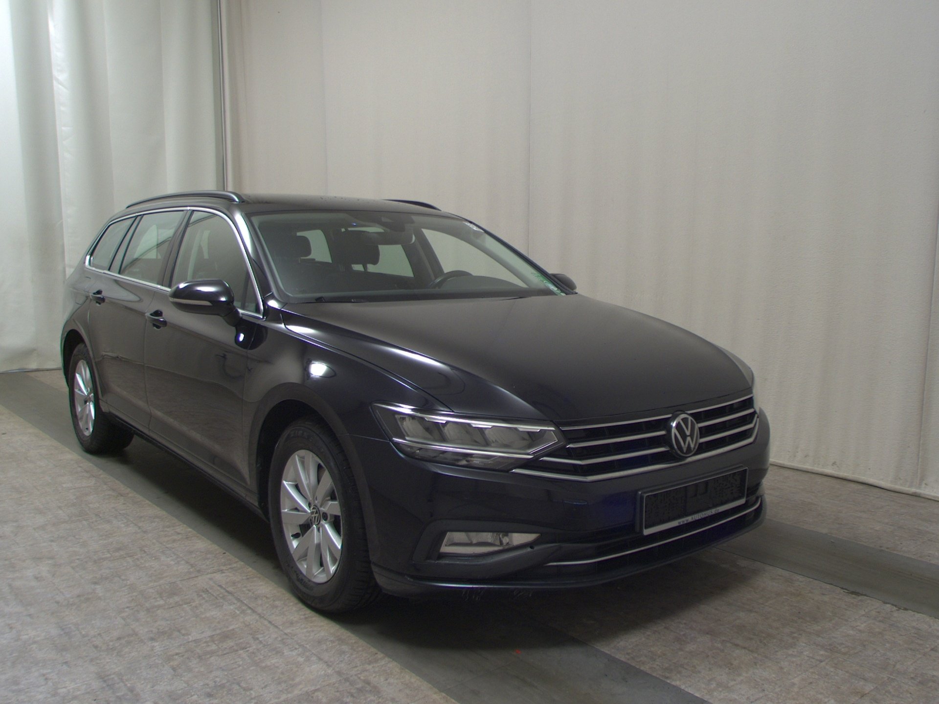 Volkswagen Passat Var. 2.0 TDI Business Navi LED AID RFK 3
