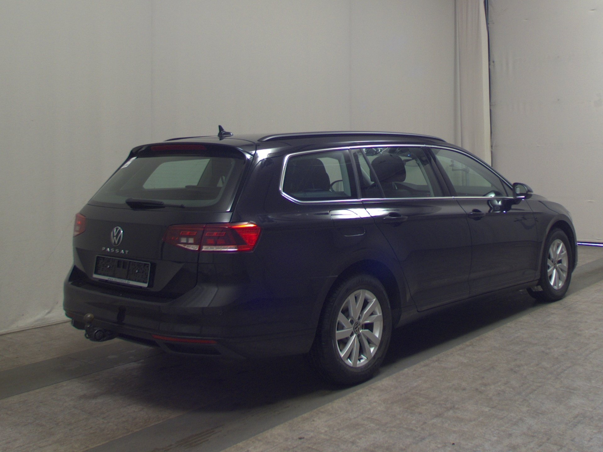 Volkswagen Passat Var. 2.0 TDI Business Navi LED AID RFK 4